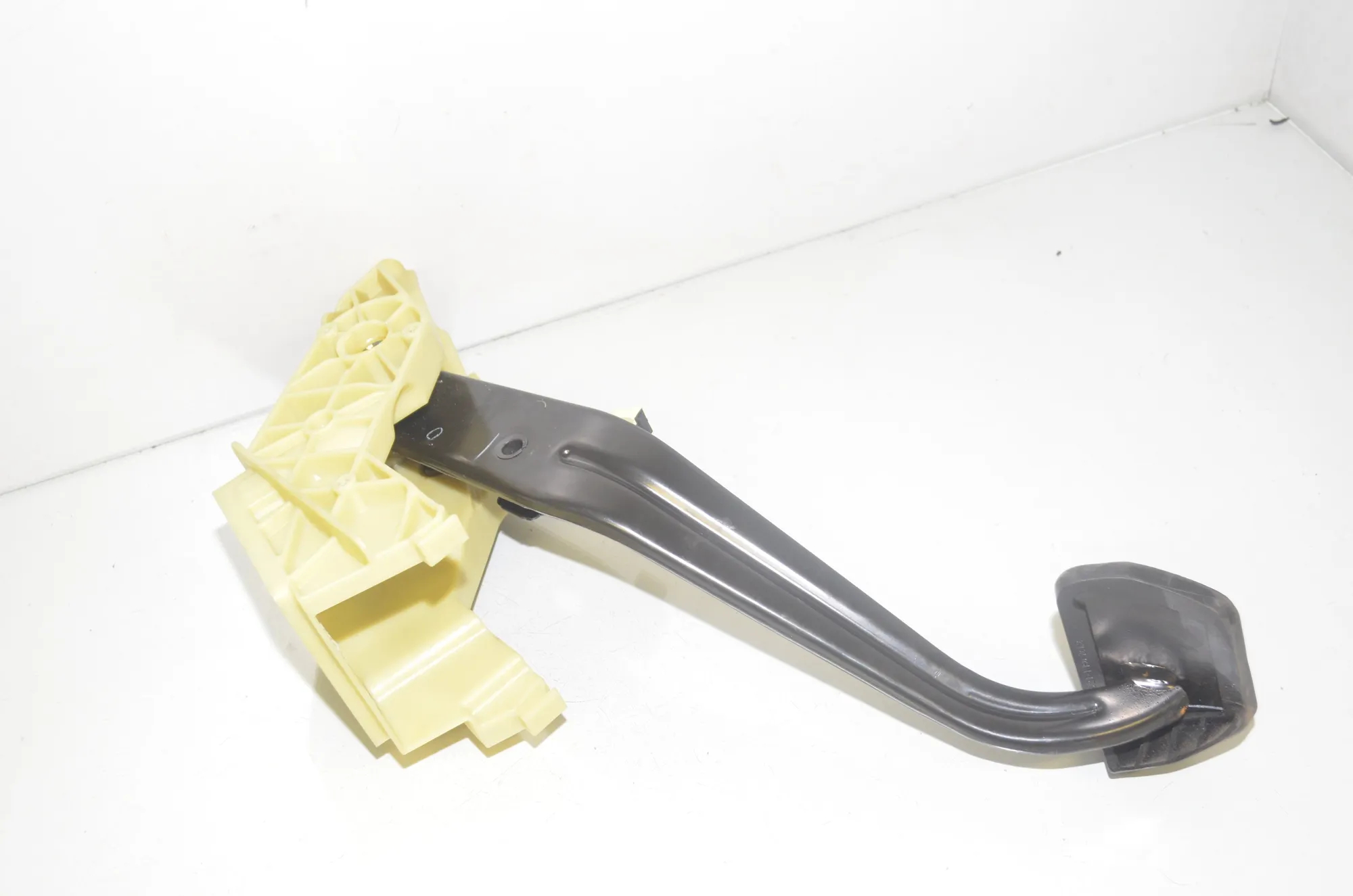 Brake Pedal – OEM 6791900 · BMW X6 (F16, F86) M 50 d 2016 – 4