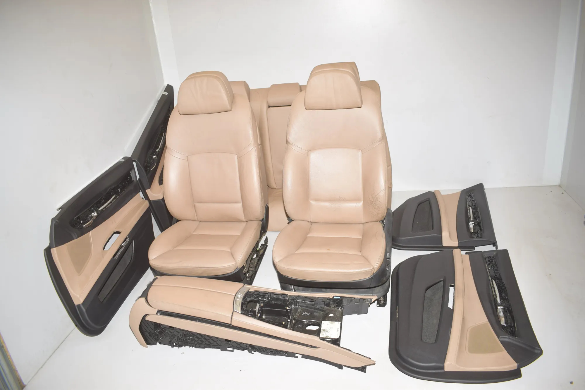 Seat set · BMW 7 (F01, F02) 740 d xDrive 2011