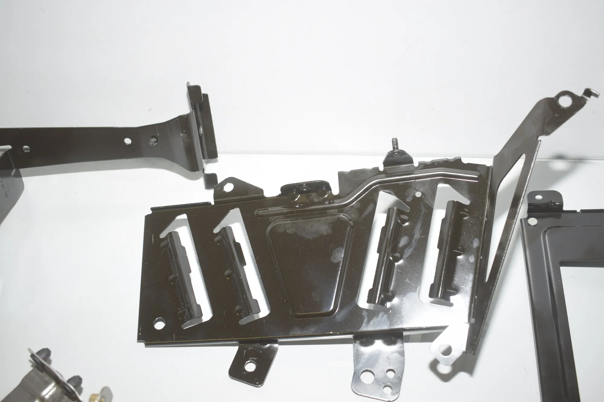 Bracket – OEM 10506L123 · BMW X6 (F16, F86) M 50 d 2016 – 7