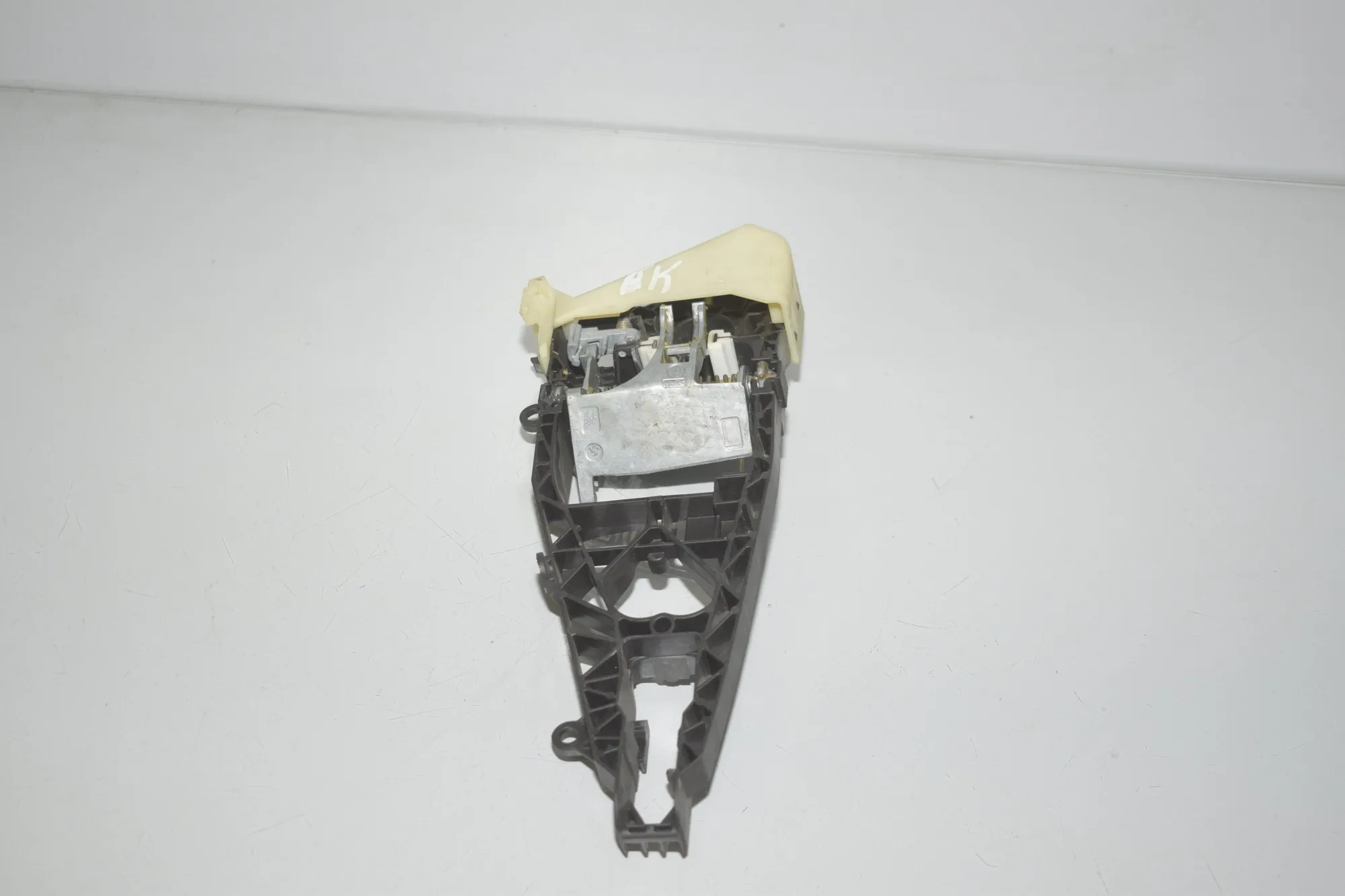 Rear Left Door Interior Handle Frame – OEM 7401209 · BMW X6 (F16, F86) M 50 d 2016 – 2