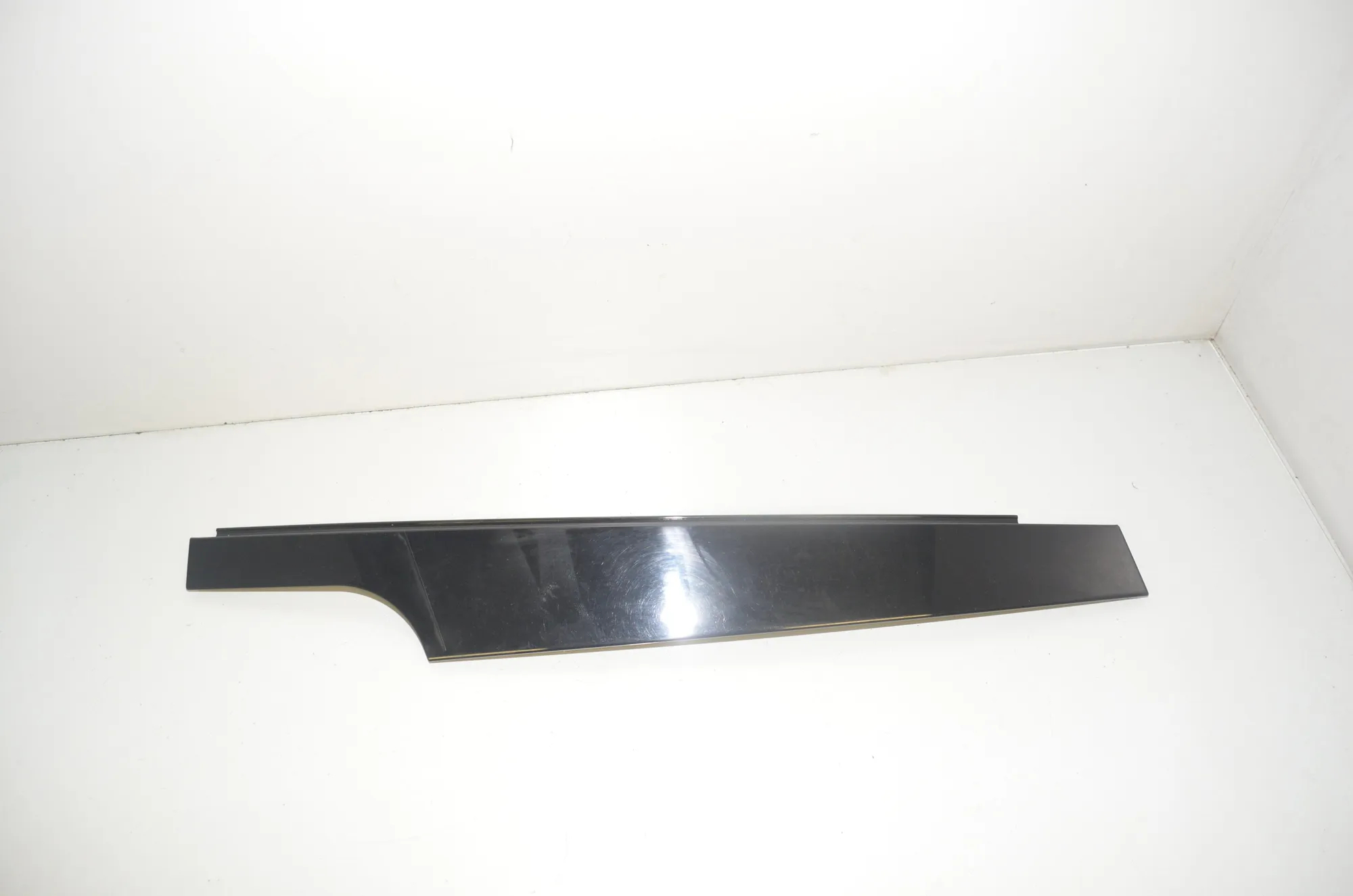 Front Left Door Vertical Trim – OEM 7410021 · BMW X3 (G01, F97) BMW X3 (G01, F97) xDrive 20 i 2019 – 2