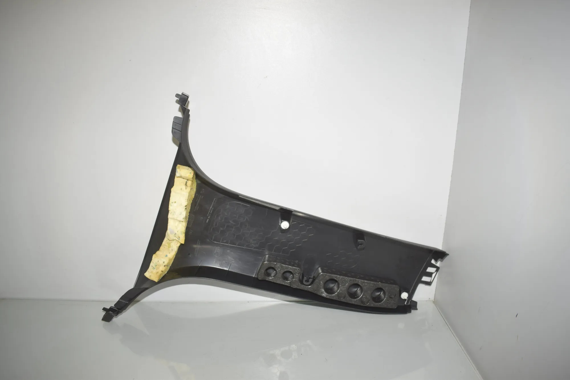 Right Side B Pillar Trim – OEM 7324914 · BMW X6 (F16, F86) M 50 d 2016 – 4