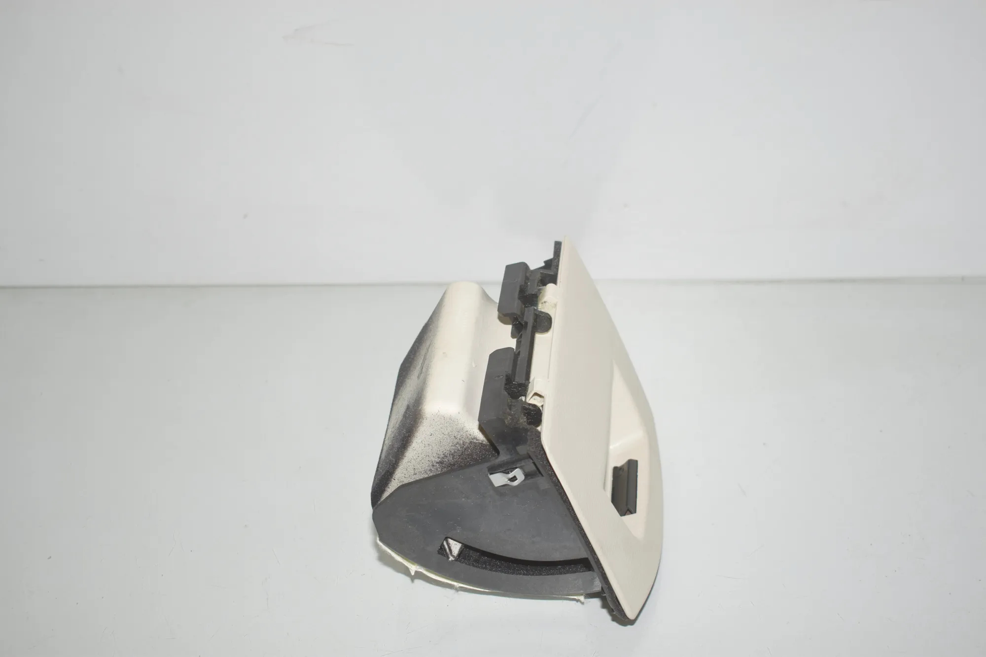 Glove Compartment – OEM 16F1721-01 · BMW X6 (F16, F86) M 50 d 2016 – 3