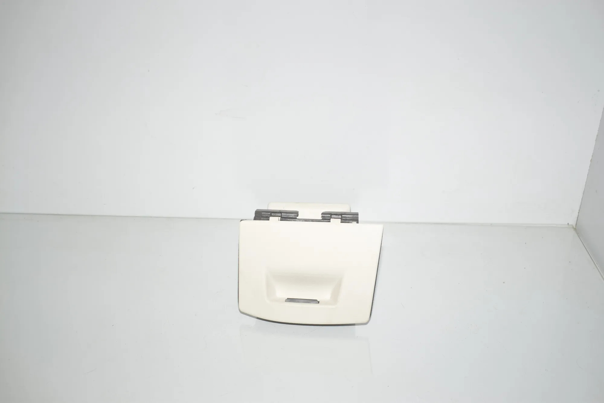 Glove Compartment – OEM 16F1721-01 · BMW X6 (F16, F86) M 50 d 2016