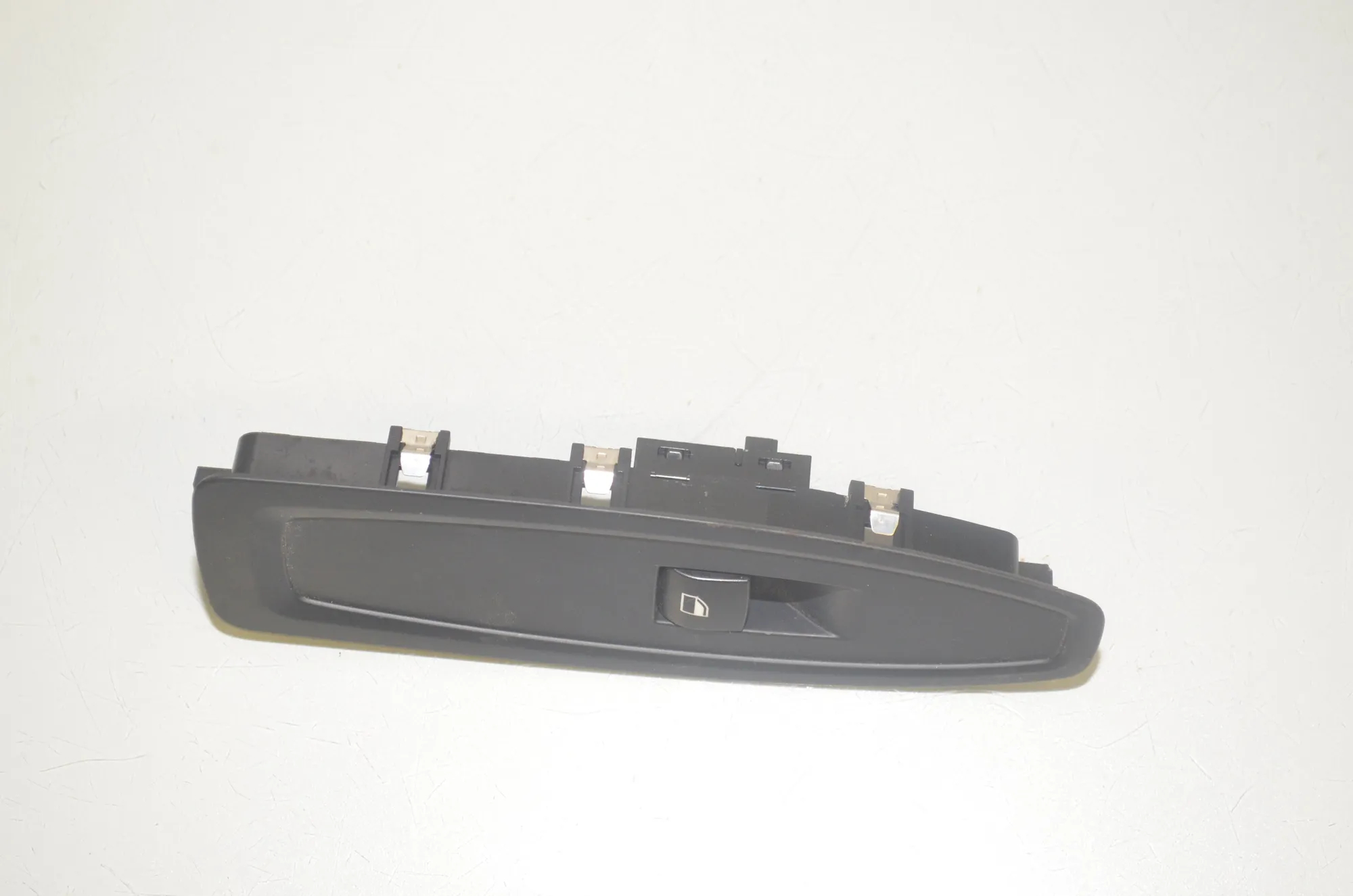 Front Right Door Window Switch – OEM 9208107 · BMW 4 Coupe (F32, F82) 428 i xDrive 2016 – 4