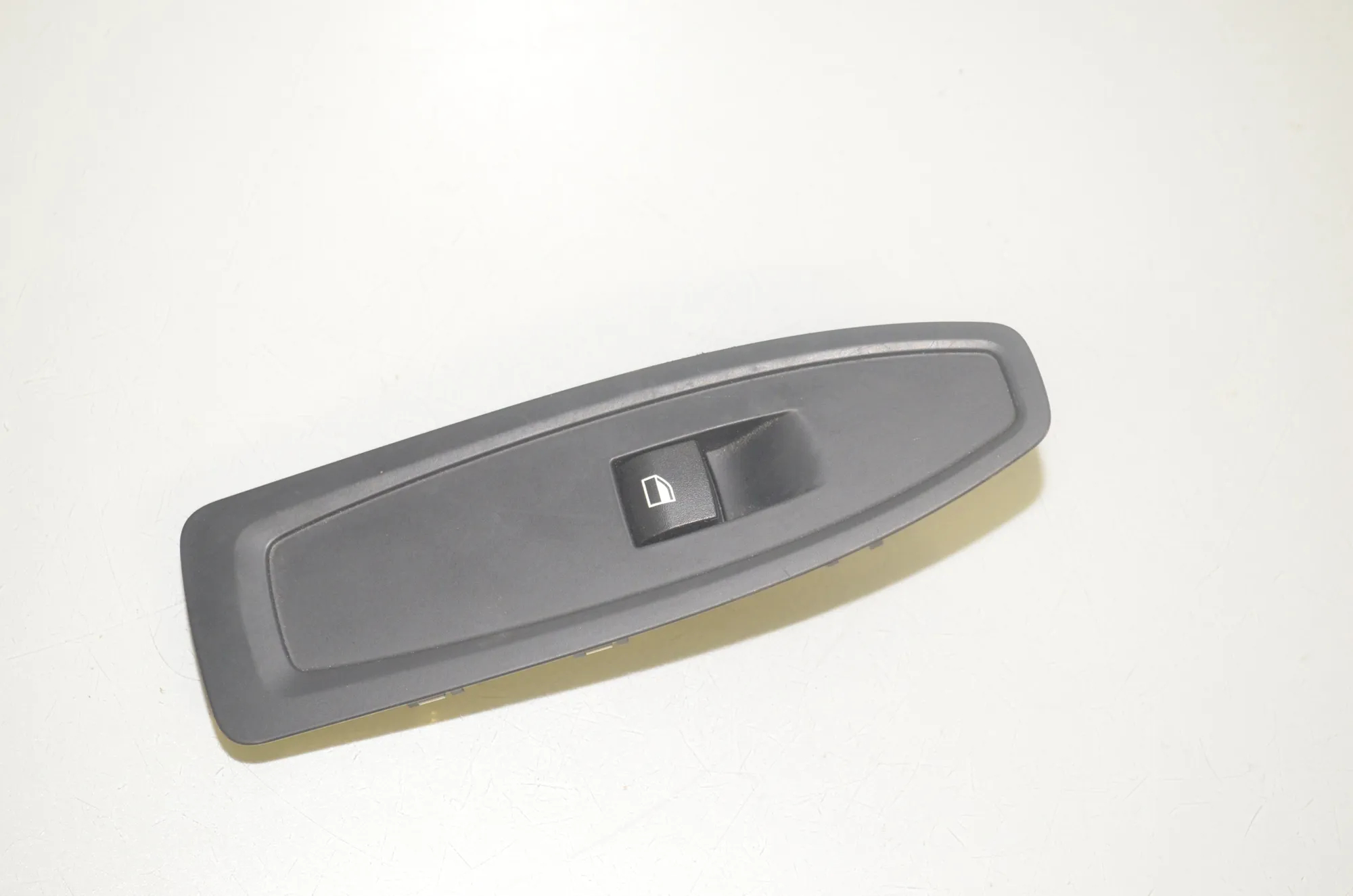 Front Right Door Window Switch – OEM 9208107 · BMW 4 Coupe (F32, F82) 428 i xDrive 2016