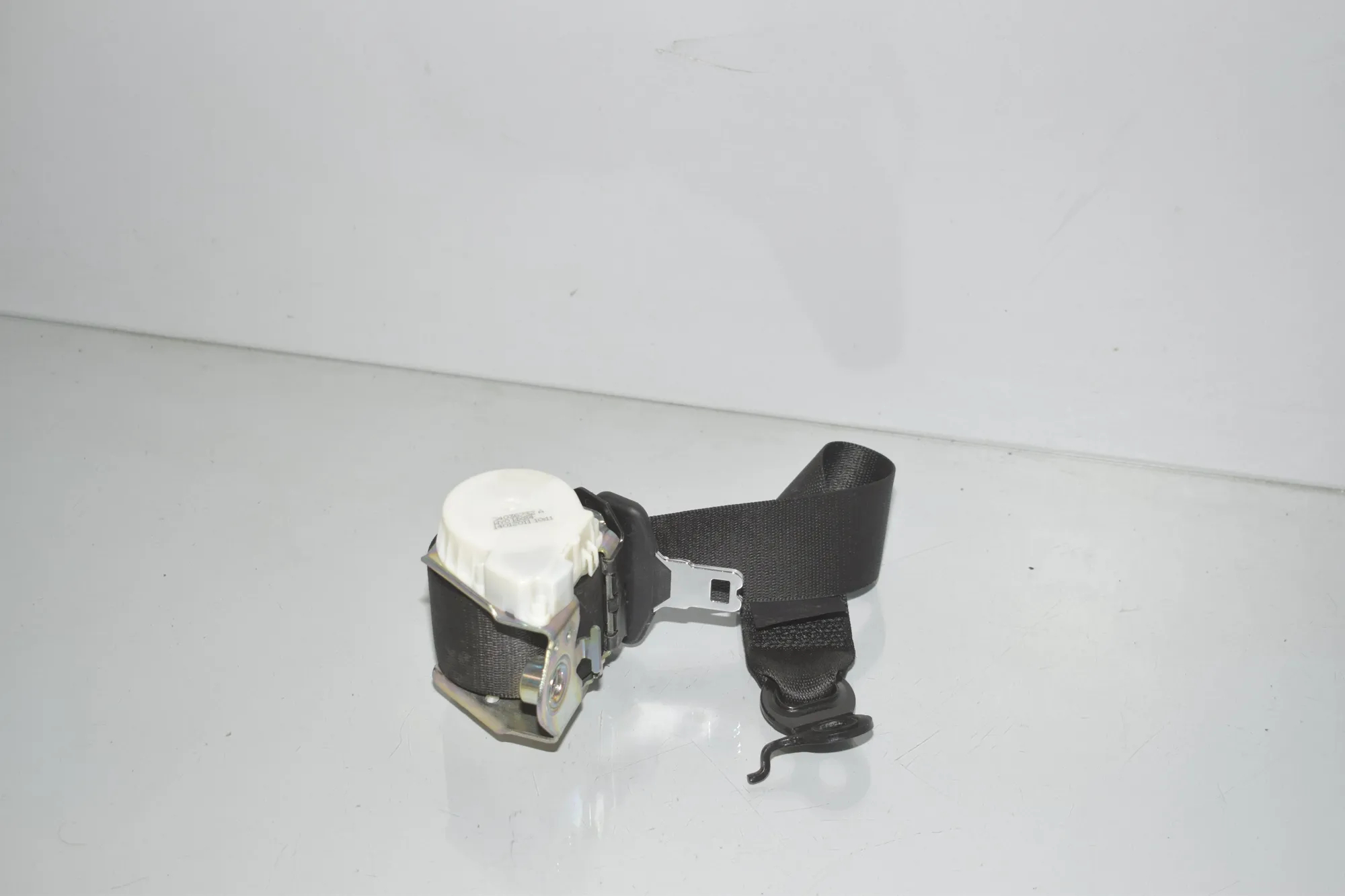 Front Right Seatbelt – OEM 7269499 · BMW 7 (F01, F02) 740 d xDrive 2011 – 3