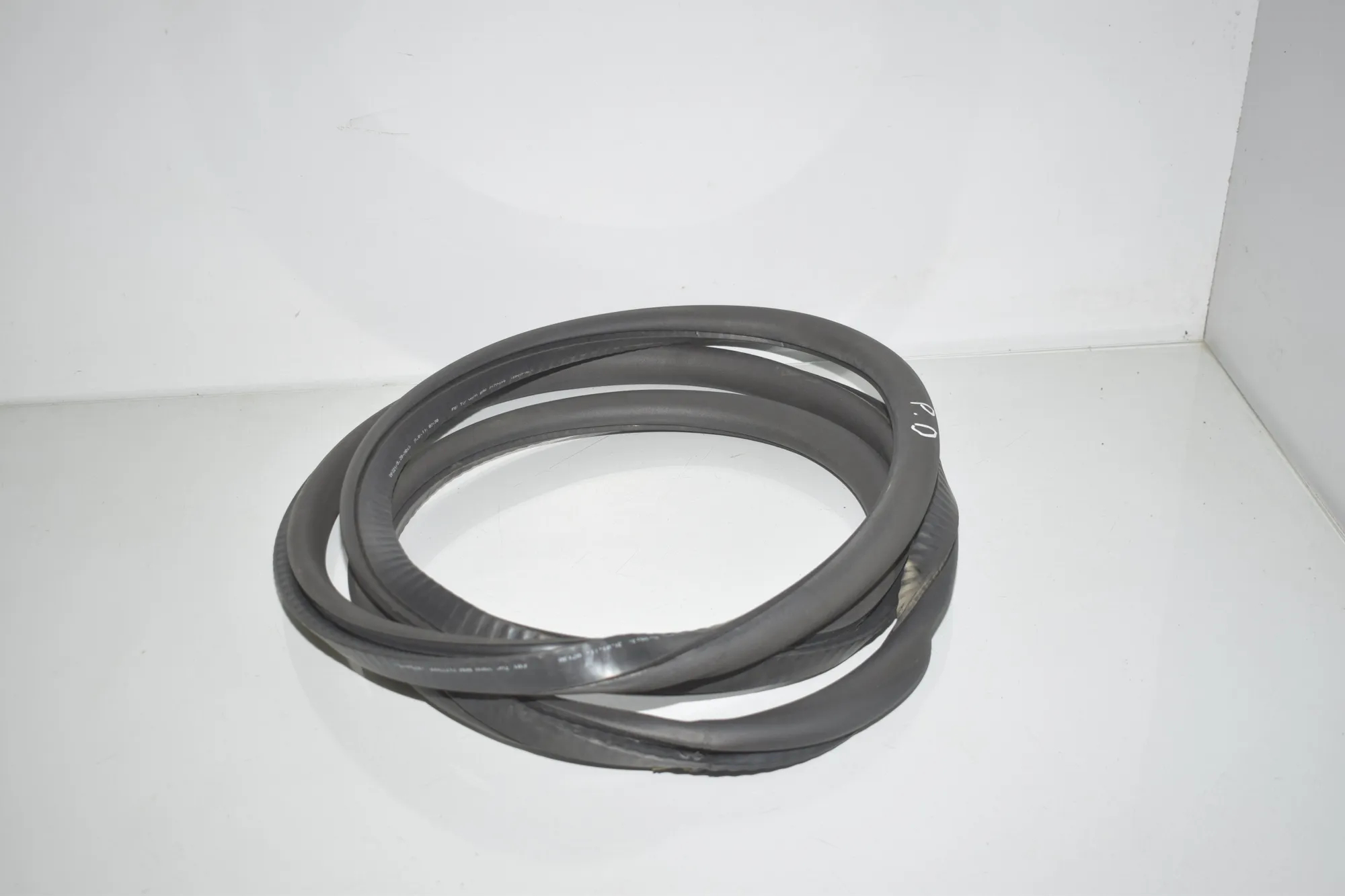 Front Right Door Seal Rubber – OEM 7177999 · BMW 7 (F01, F02) 740 d xDrive 2011 – 3