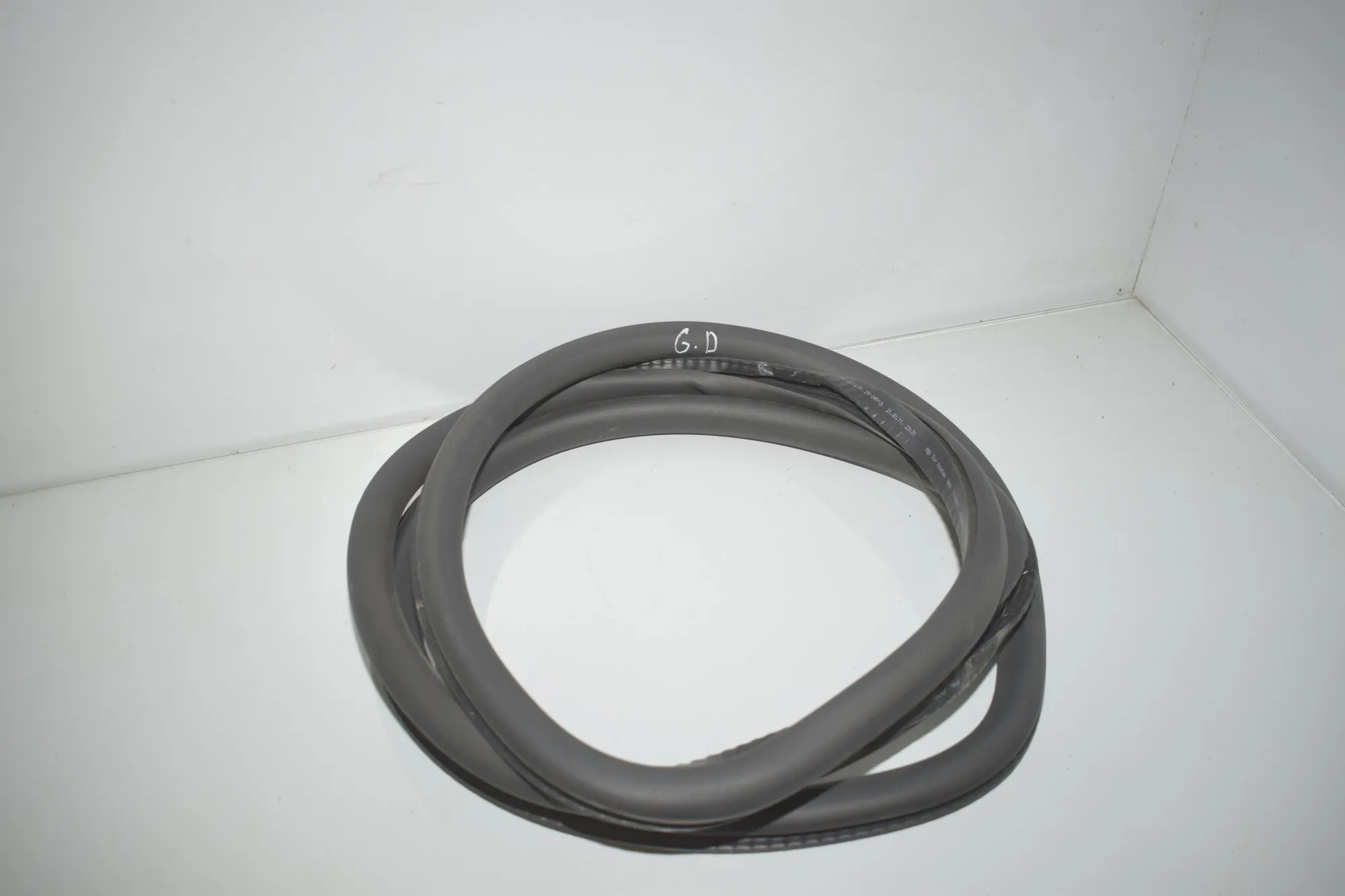 Rear Right Door Seal Rubber – OEM 7178029 · BMW 7 (F01, F02) 740 d xDrive 2011 – 2