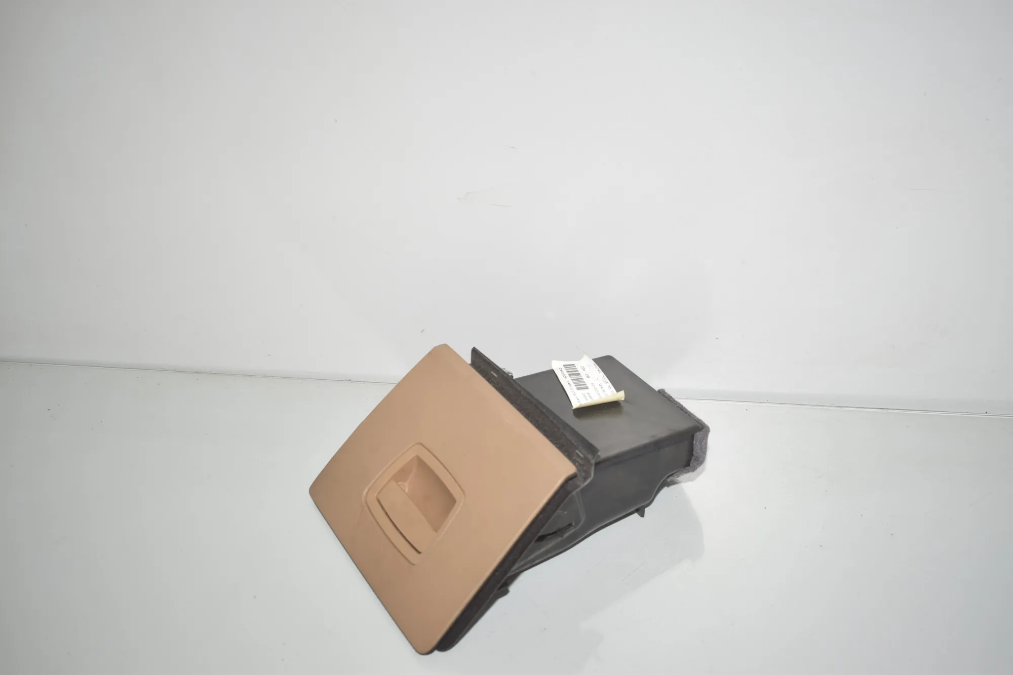 Glove Compartment – OEM 9143958 · BMW 7 (F01, F02) 740 d xDrive 2011 – 2