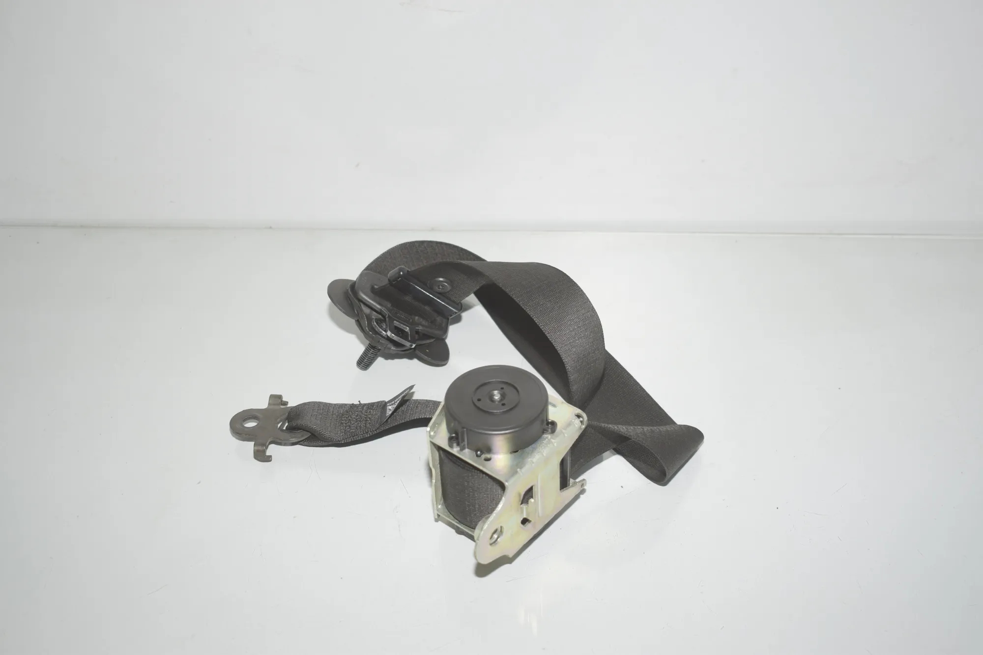 Front Right Seatbelt – OEM 9164052 · BMW 7 (F01, F02) 740 d xDrive 2011 – 2