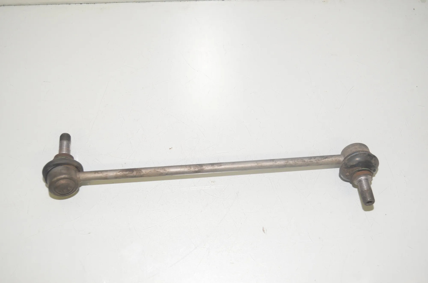 Front Right Stabilizer Link – OEM 6777319 · BMW 7 (F01, F02) 740 d xDrive 2011