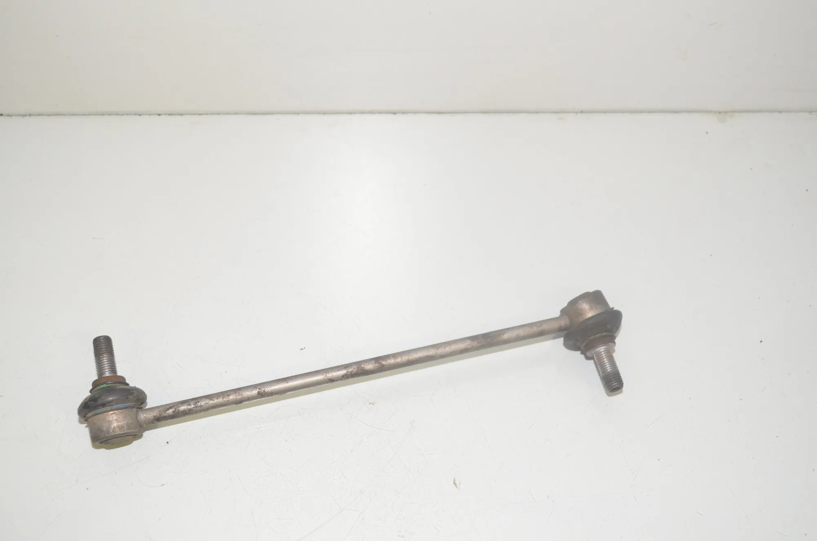 Front Right Stabilizer Link – OEM 6777319 · BMW 7 (F01, F02) 740 d xDrive 2011 – 4