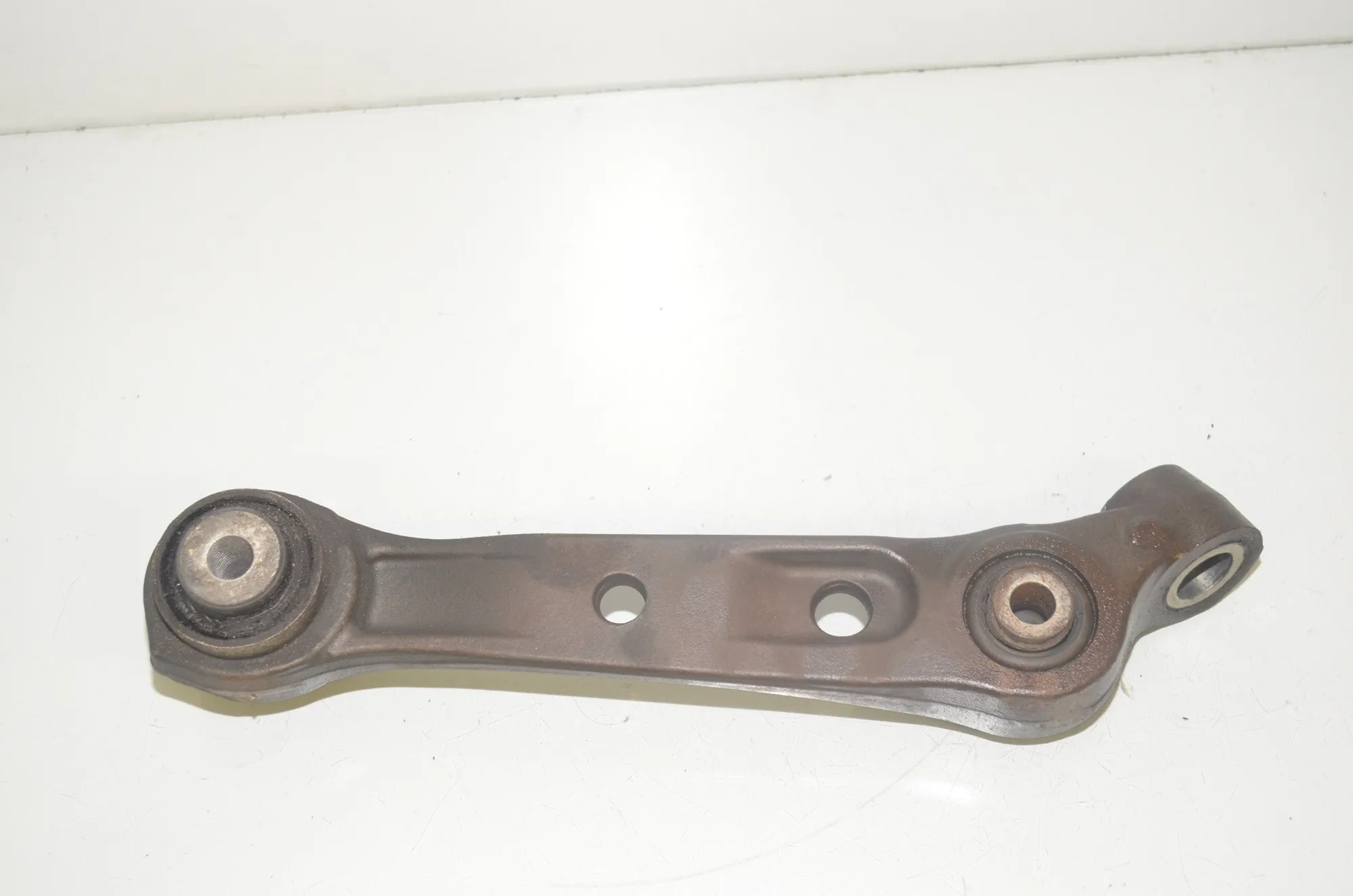Front Left Straight Control Arm – OEM 6777739 · BMW 7 (F01, F02) 740 d xDrive 2011 – 3
