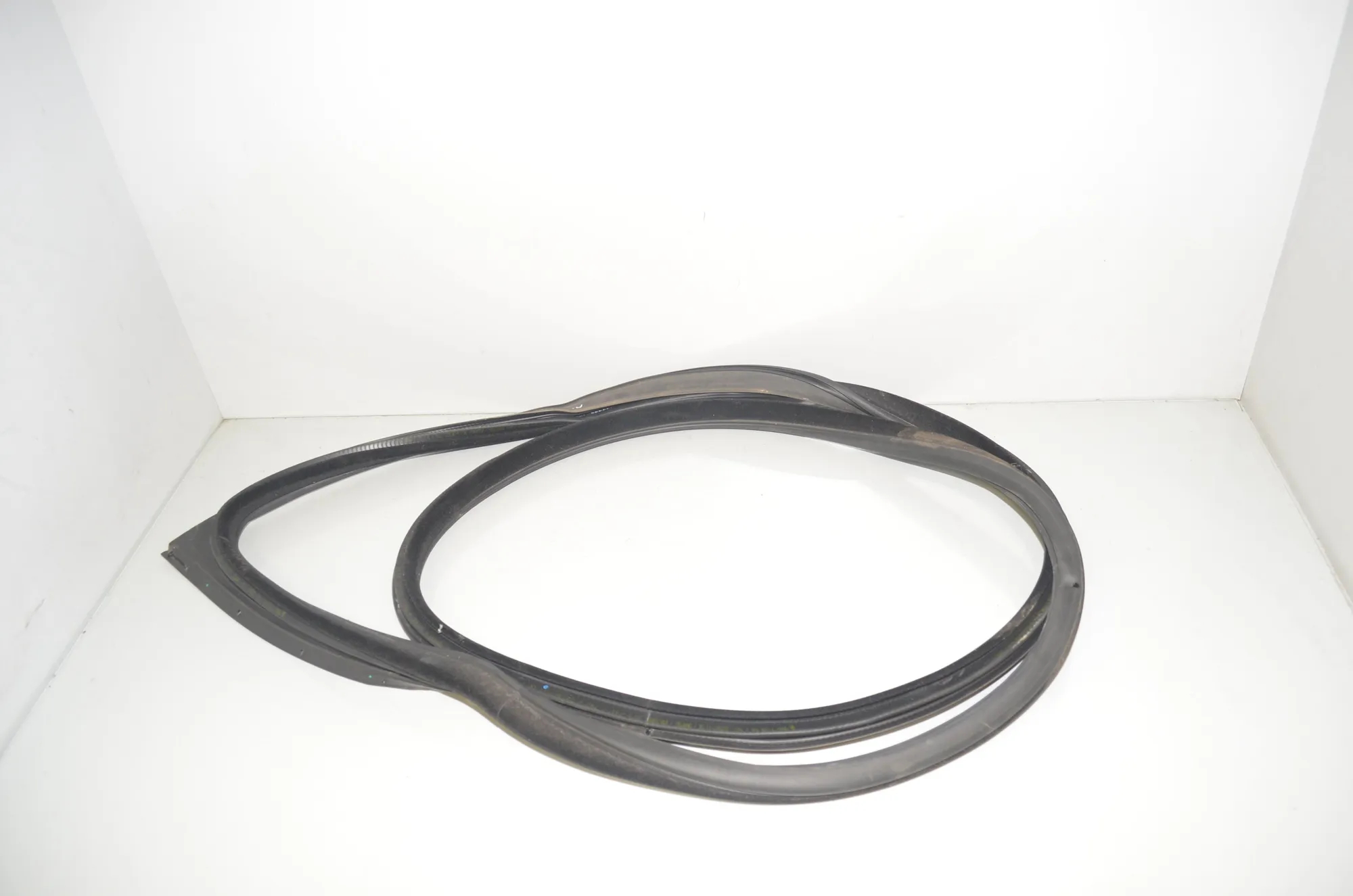 Front Left Door Seal Rubber – OEM 7279741 · BMW 4 Coupe (F32, F82) 428 i xDrive 2016 – 2