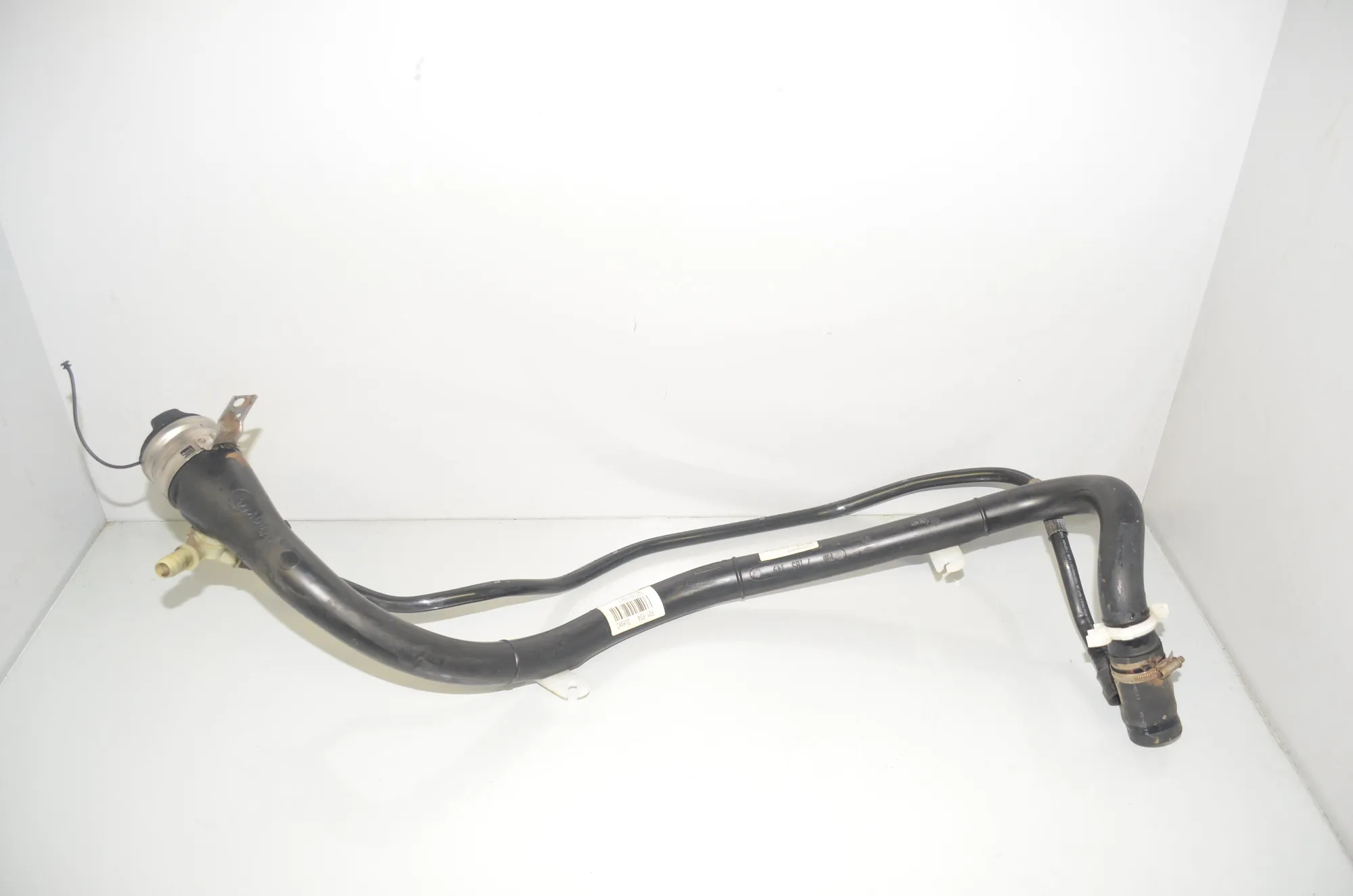 Fuel Tank Pipe – OEM 7185148 · BMW 7 (F01, F02) 740 d xDrive 2011