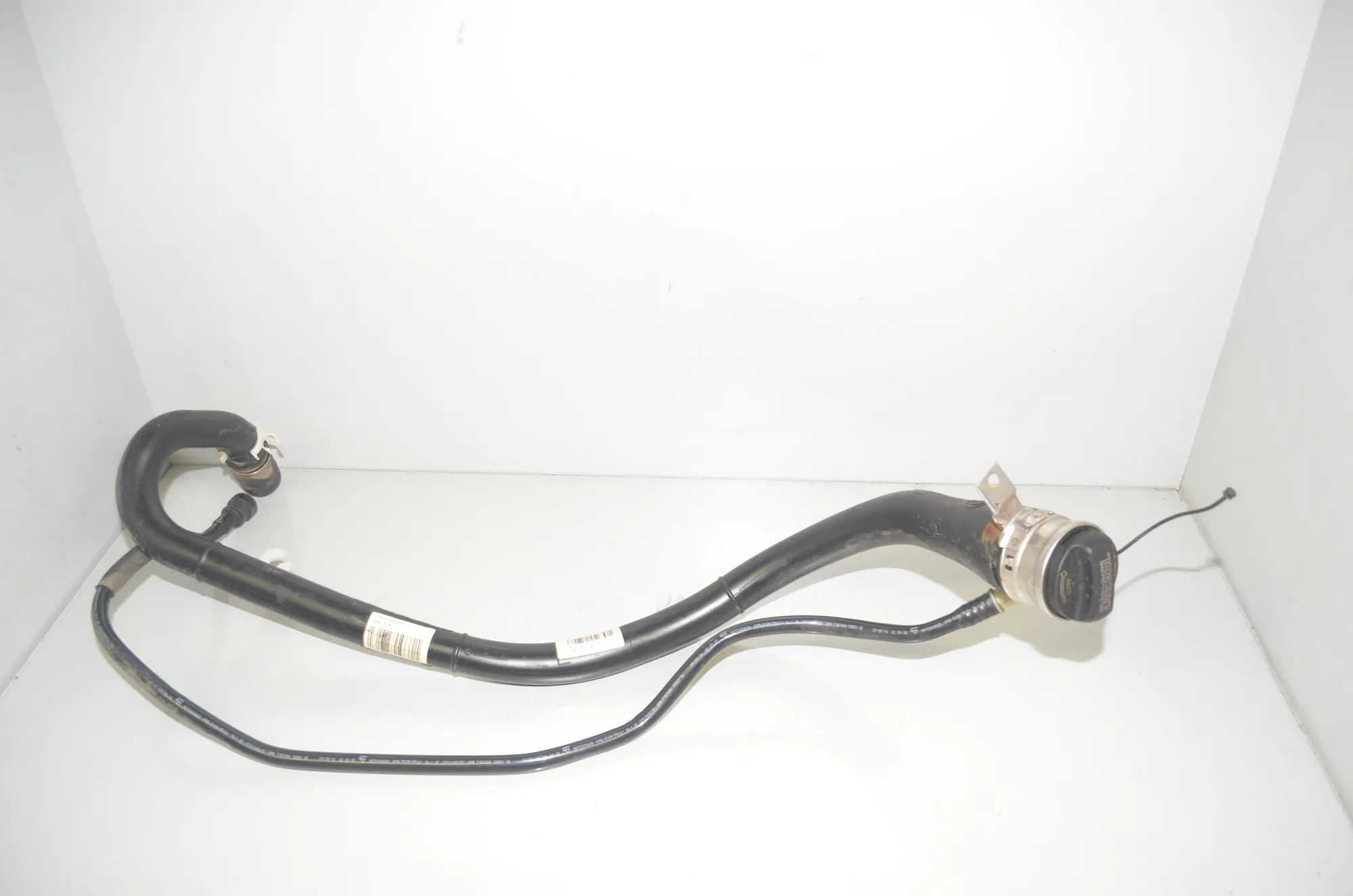 Fuel Tank Pipe – OEM 7185148 · BMW 7 (F01, F02) 740 d xDrive 2011 – 2