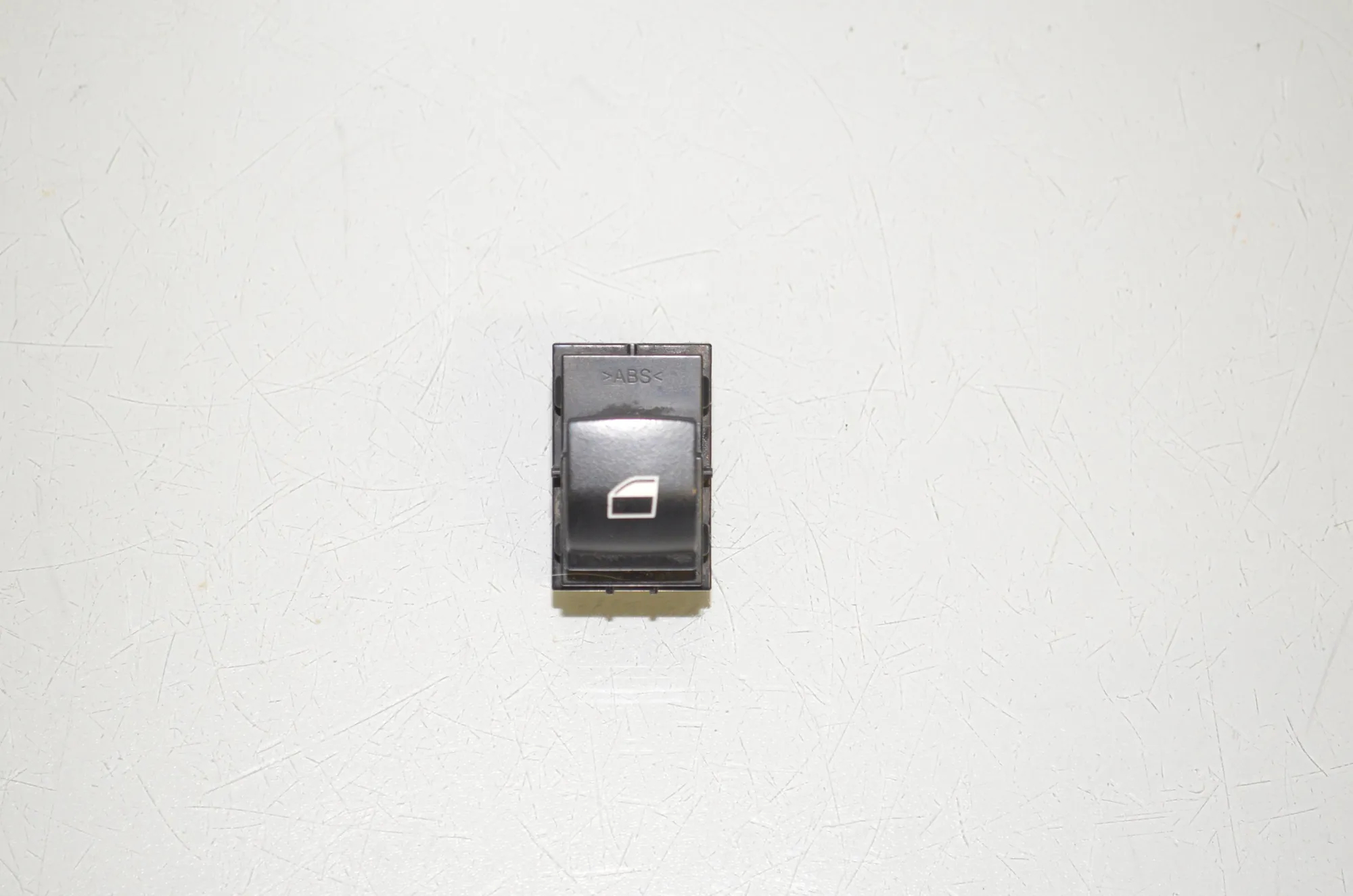 Front Right Door Window Switch – OEM 9163519 · BMW 7 (F01, F02) 740 d xDrive 2011