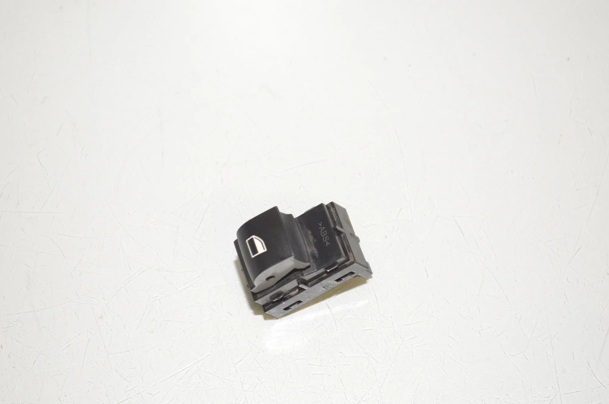 Front Right Door Window Switch – OEM 9163519 · BMW 7 (F01, F02) 740 d xDrive 2011 – 2
