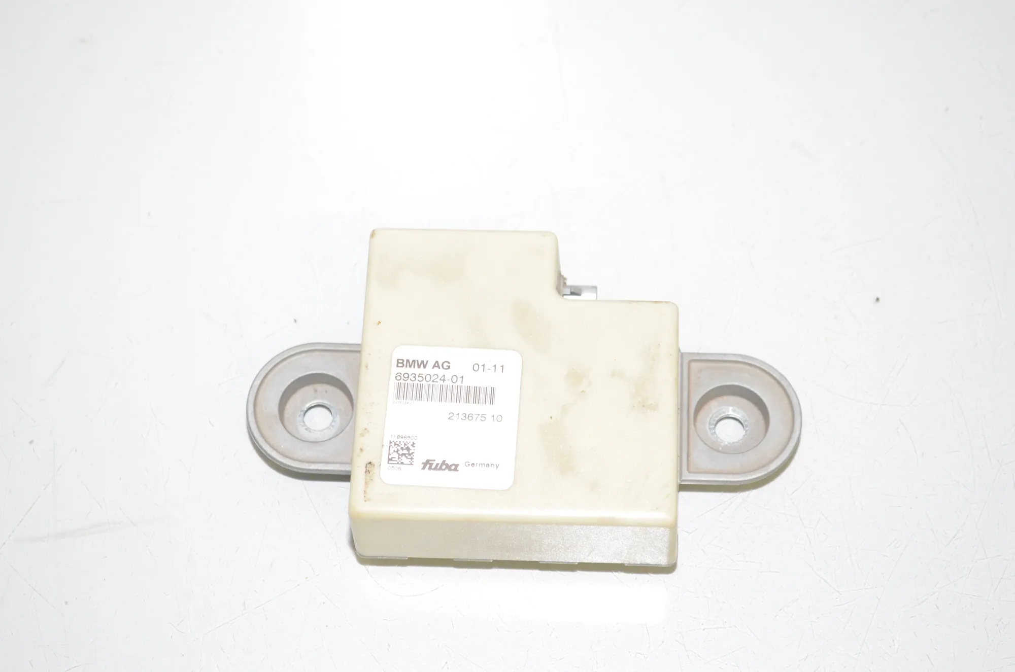 Antenna – OEM 6935024 · BMW 7 (F01, F02) 740 d xDrive 2011