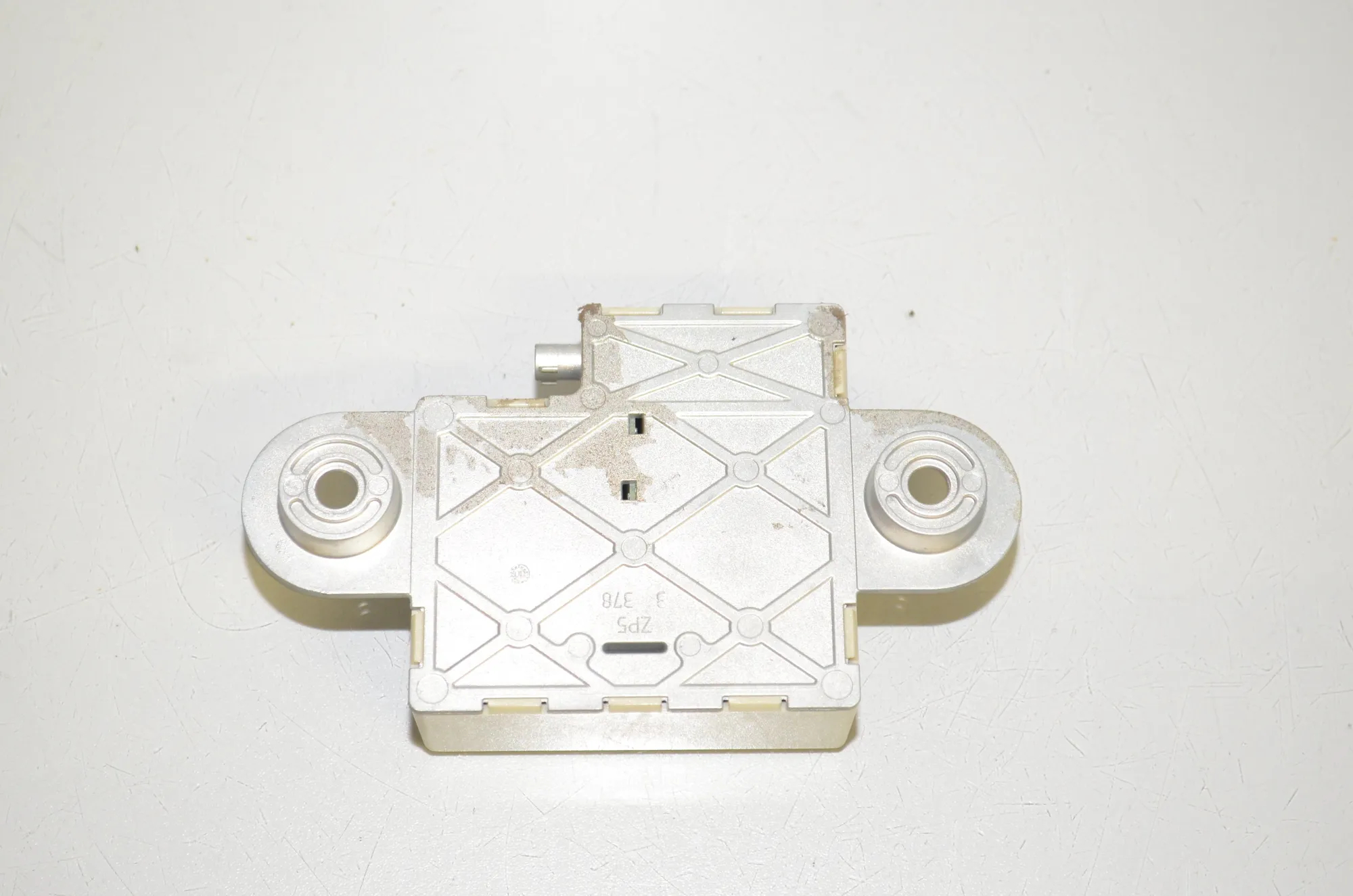 Antenna – OEM 6935024 · BMW 7 (F01, F02) 740 d xDrive 2011 – 2