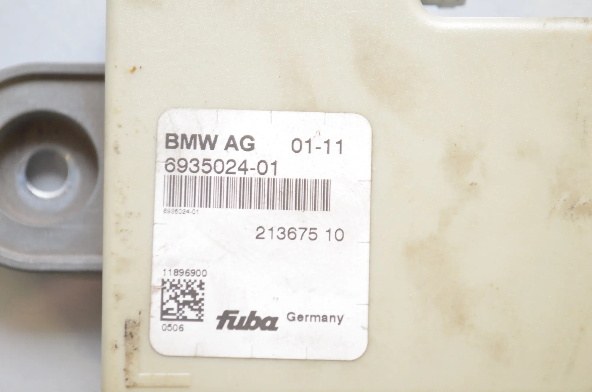 Antenna – OEM 6935024 · BMW 7 (F01, F02) 740 d xDrive 2011 – 4