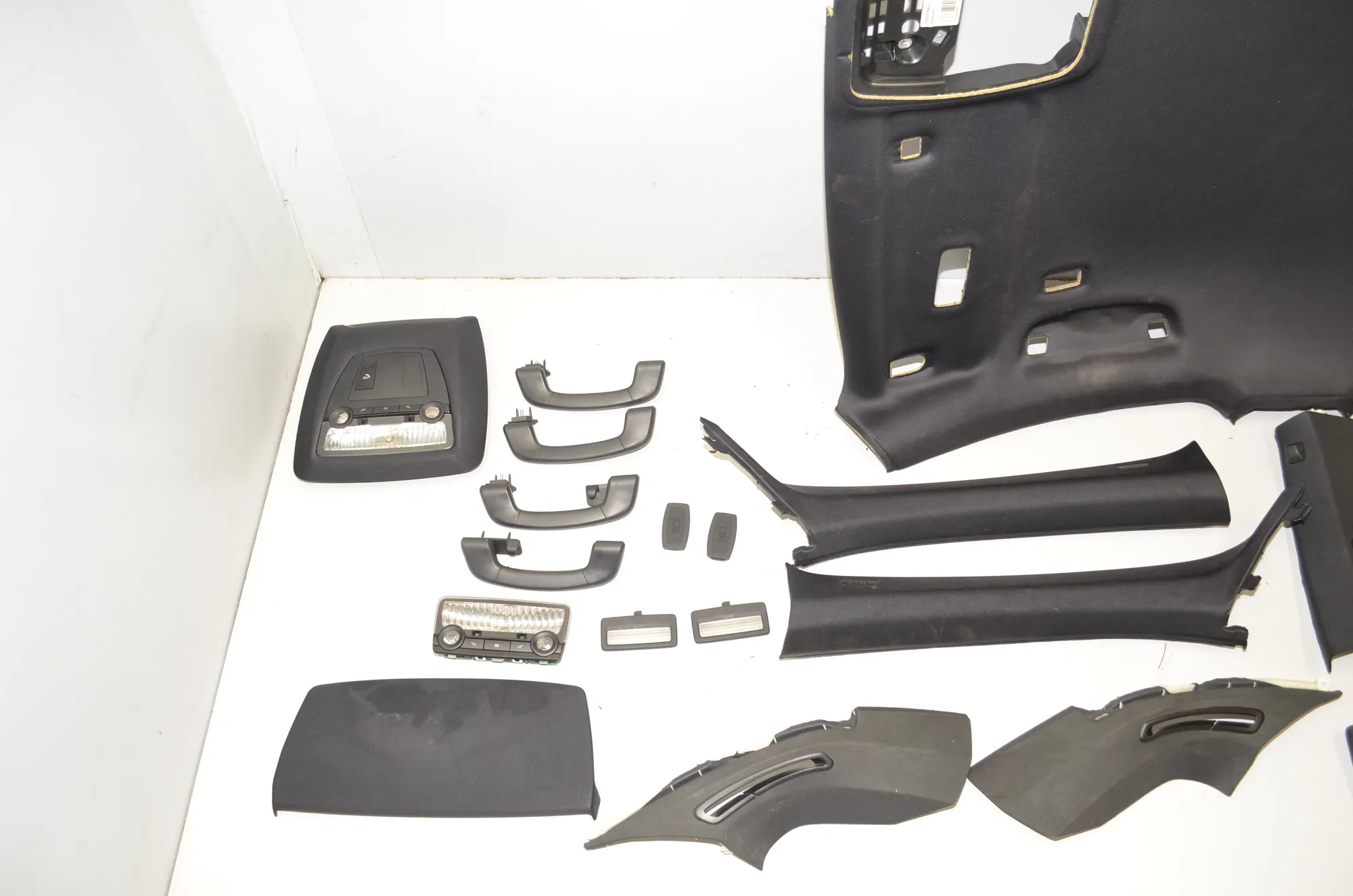 Black Roof Headliner Set – OEM 9112740 · BMW 7 (F01, F02) 740 d xDrive 2011 – 2