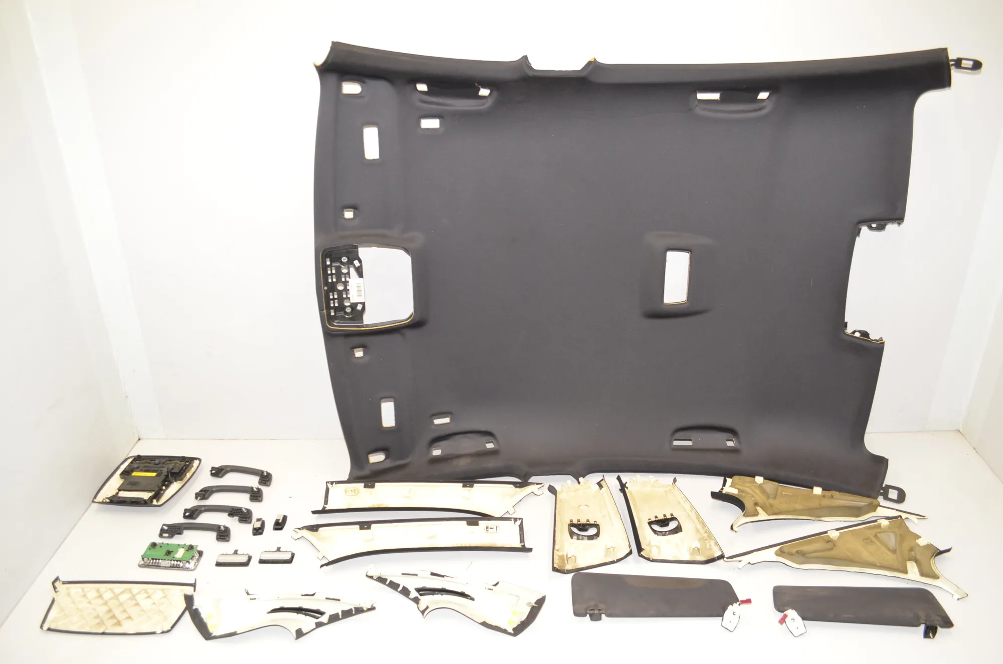 Black Roof Headliner Set – OEM 9112740 · BMW 7 (F01, F02) 740 d xDrive 2011 – 4