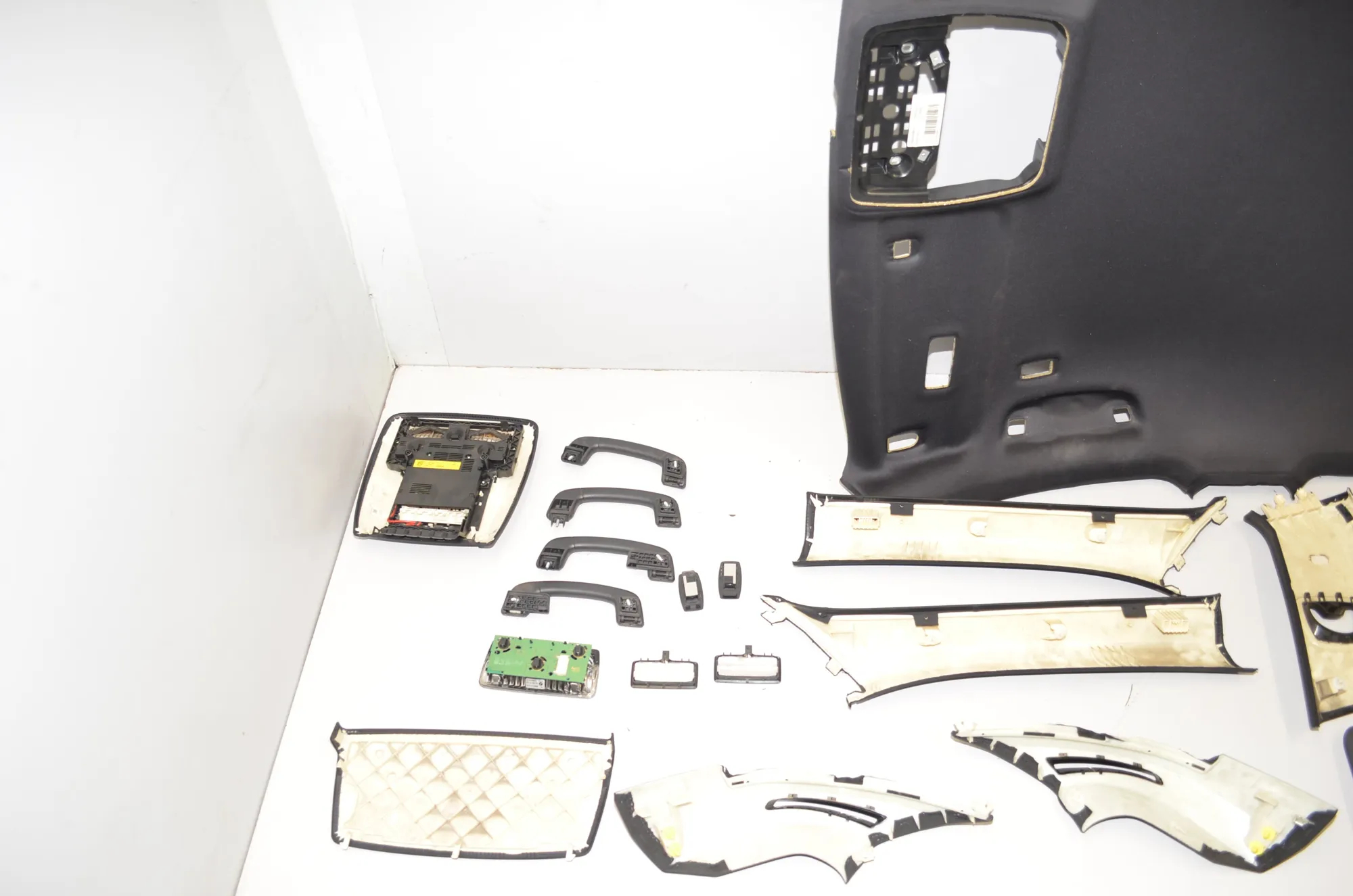 Black Roof Headliner Set – OEM 9112740 · BMW 7 (F01, F02) 740 d xDrive 2011 – 5