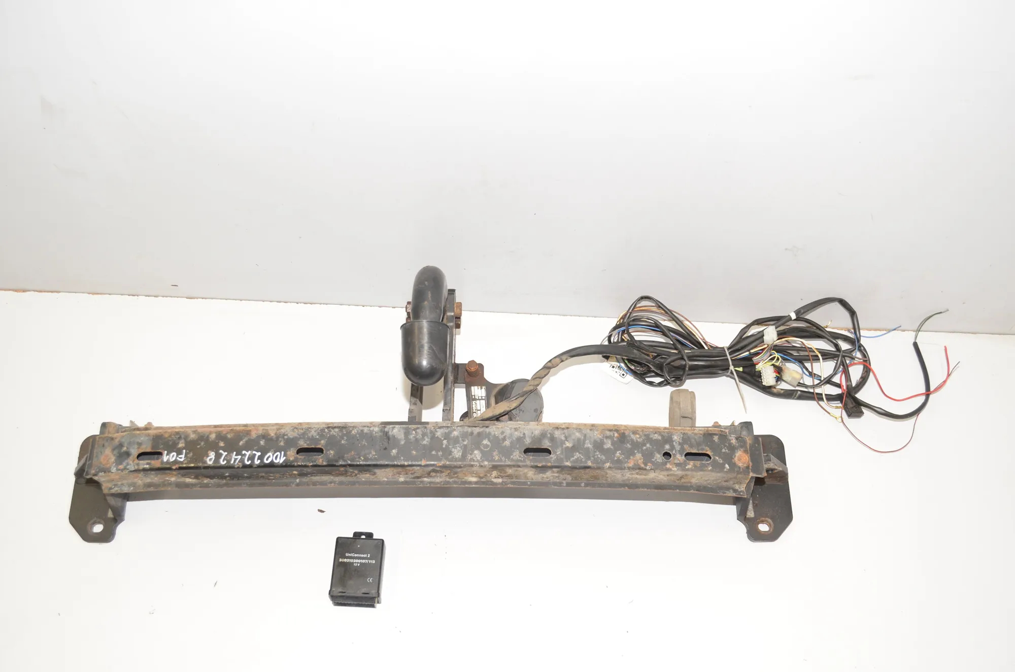 Towbar Kit – OEM 300310300107 · BMW 7 (F01, F02) 740 d xDrive 2011 – 2