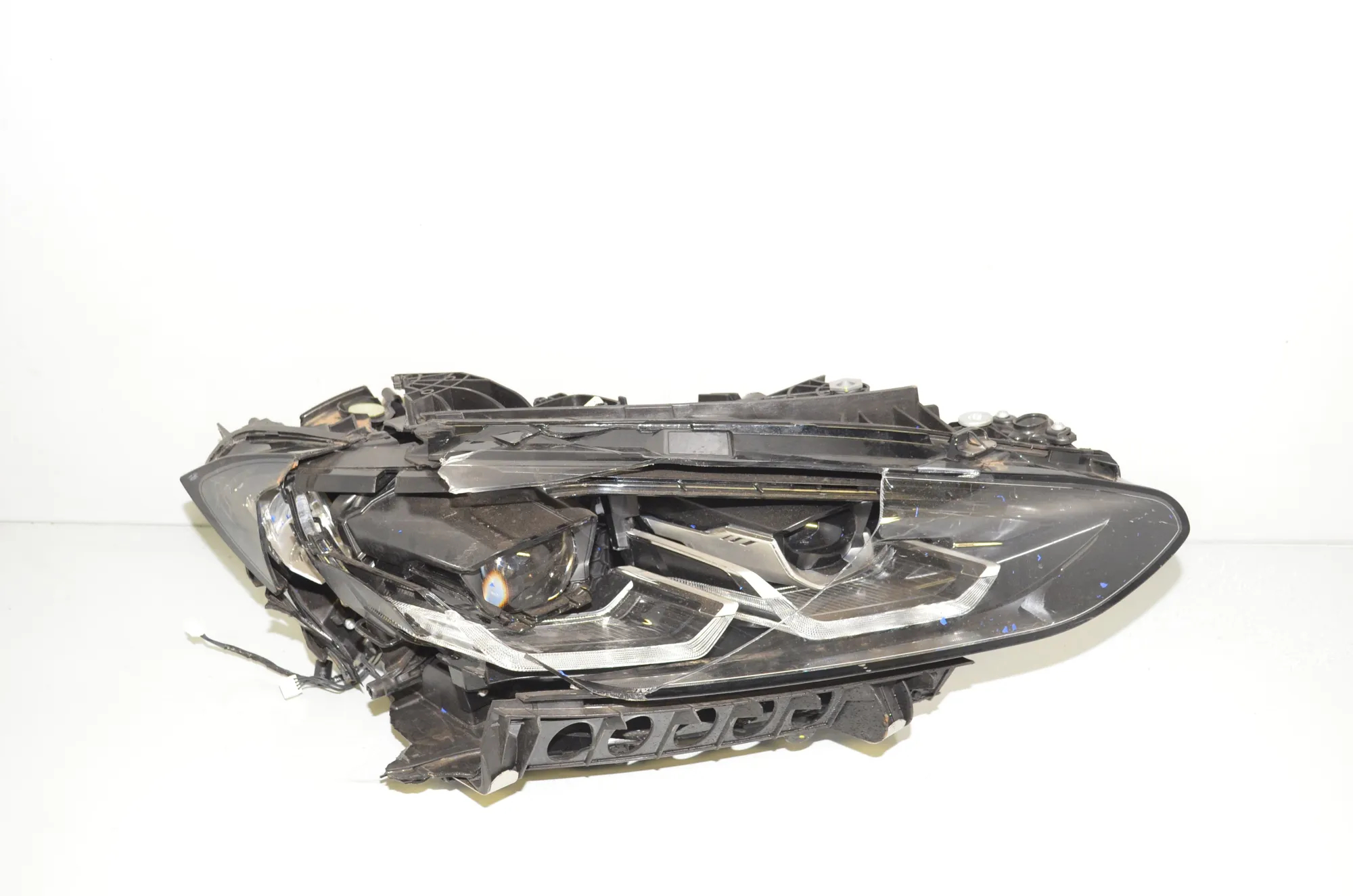 Front Right Headlight – OEM 5A19352 · BMW i4 (G26) BMW i4 (G26) eDrive40 2023
