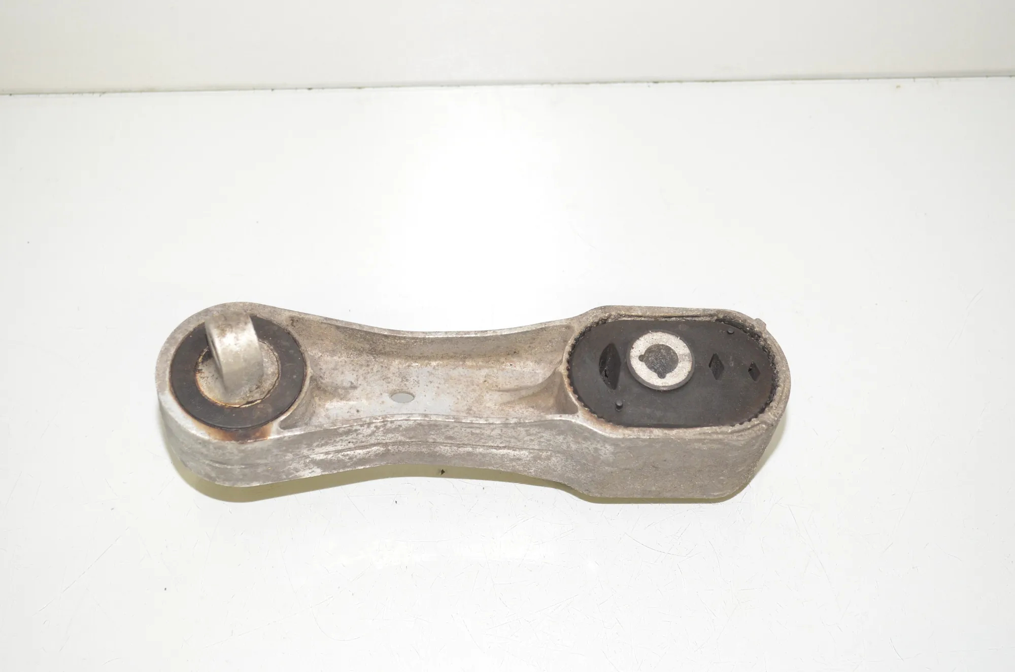 Gearbox Mount – OEM 6885786 · BMW 2 Gran Tourer (F46) 220 d xDrive 2018 – 3