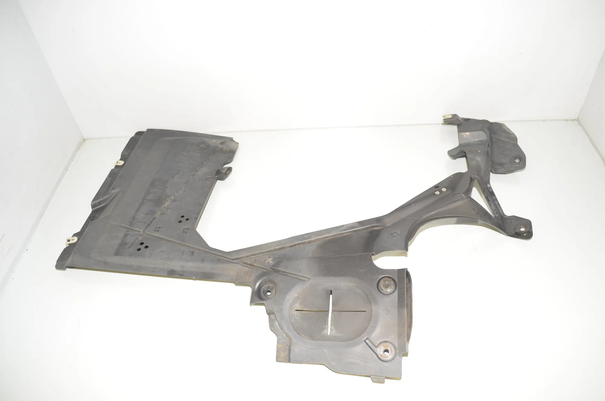 Rear Right Underbody Cover – OEM 7290808 · BMW 2 Gran Tourer (F46) 220 d xDrive 2018