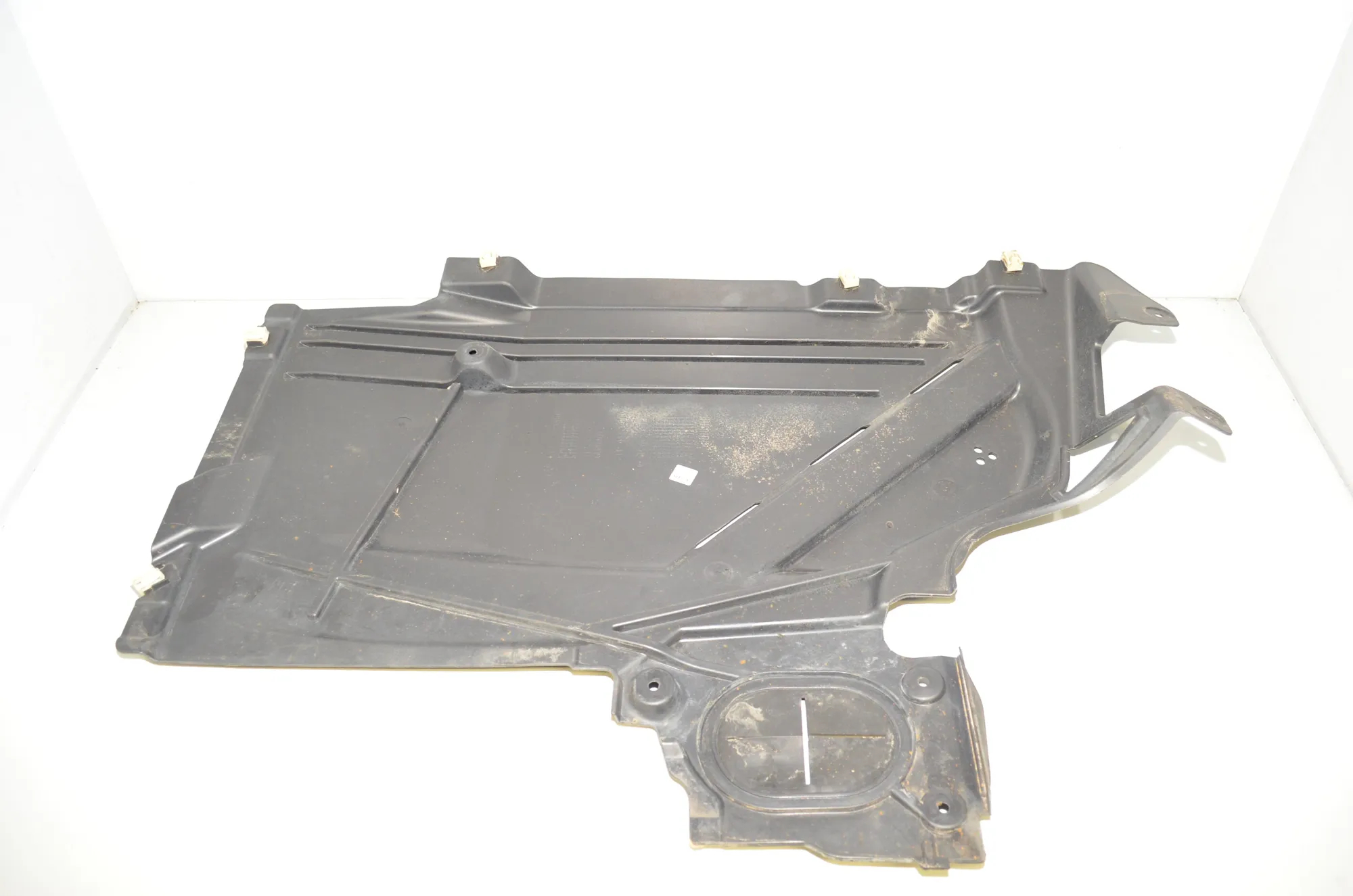 Rear Left Underbody Cover – OEM 7290807 · BMW 2 Gran Tourer (F46) 220 d xDrive 2018 – 2