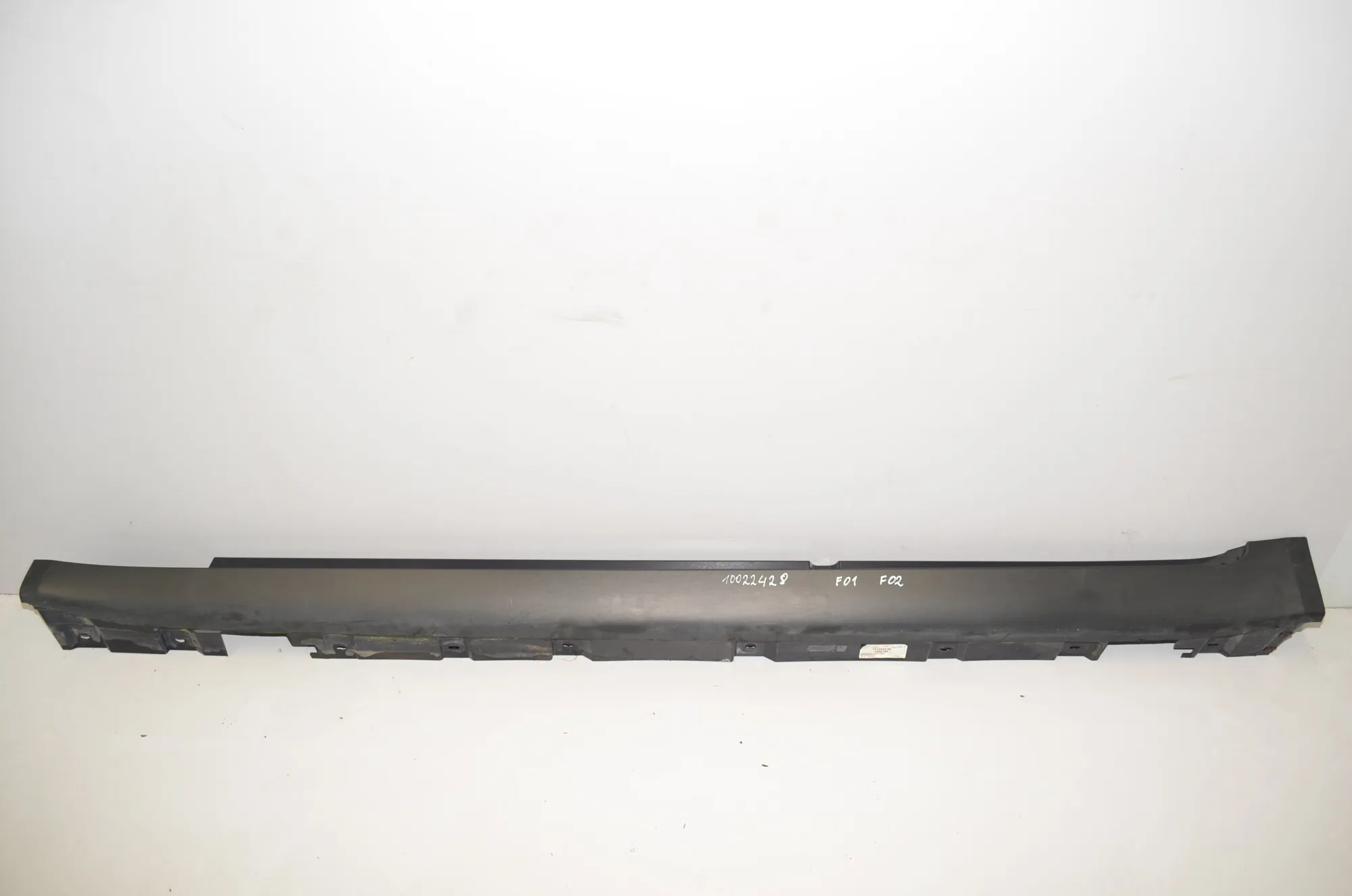 Left Side Plastic Sideskirt Cover – OEM 7183899 · BMW 7 (F01, F02) 740 d xDrive 2011