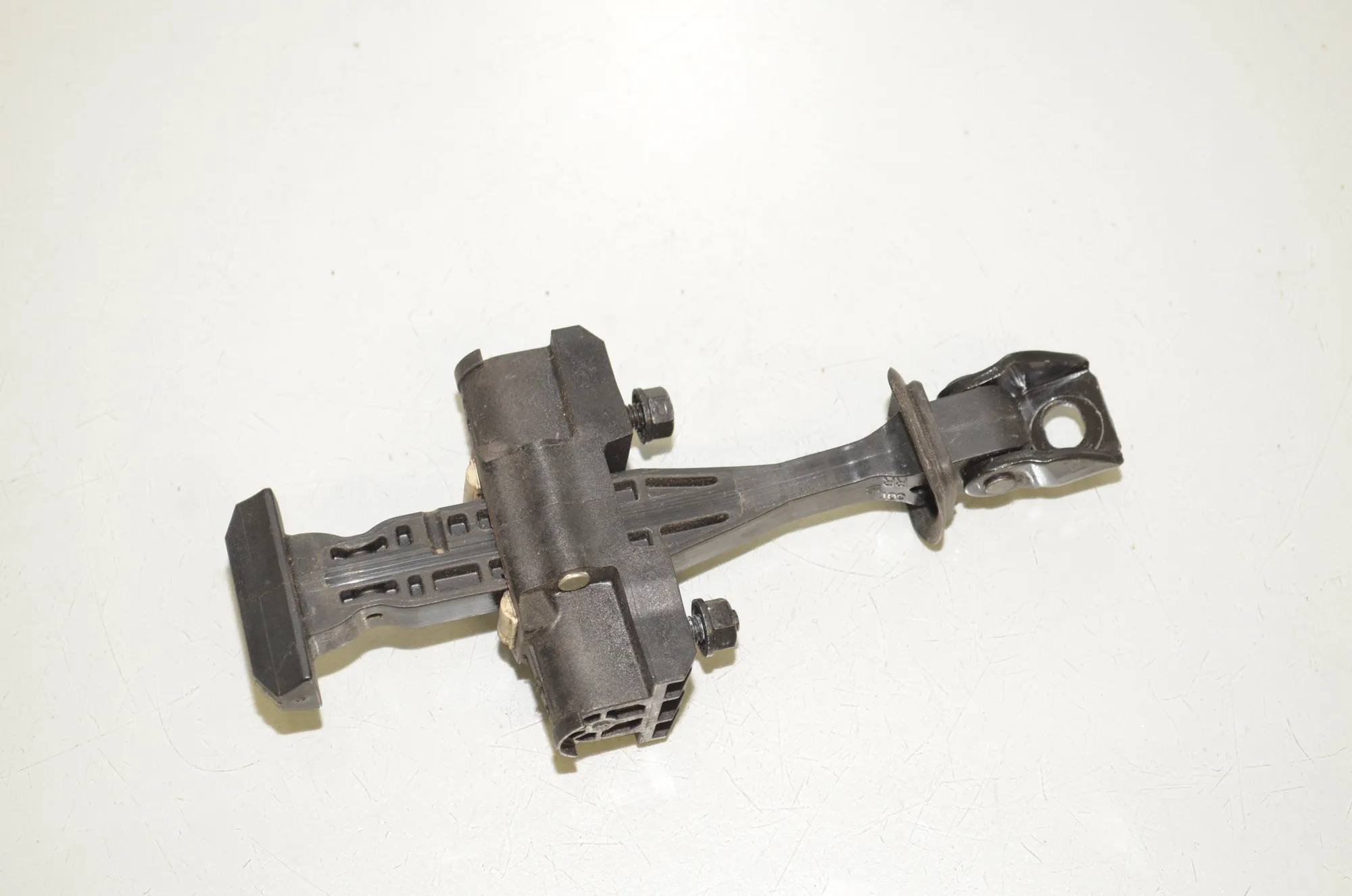 Rear Left Door Hinge – OEM 7390687 · BMW iX3 (G08) BMW iX3 (G08) Electric (286 HP) 2022 – 3