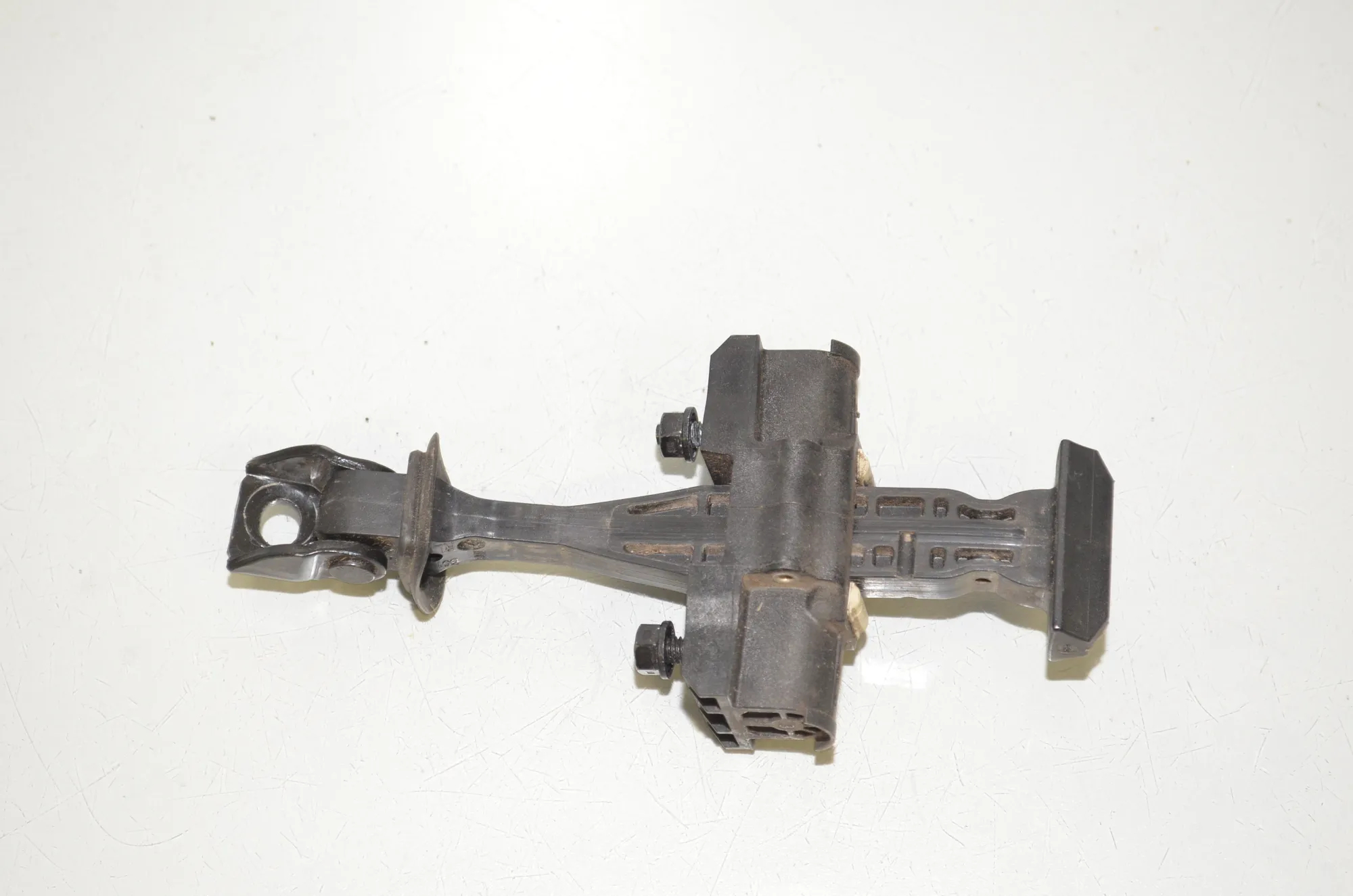 Rear Left Door Hinge – OEM 7390687 · BMW iX3 (G08) BMW iX3 (G08) Electric (286 HP) 2022 – 4