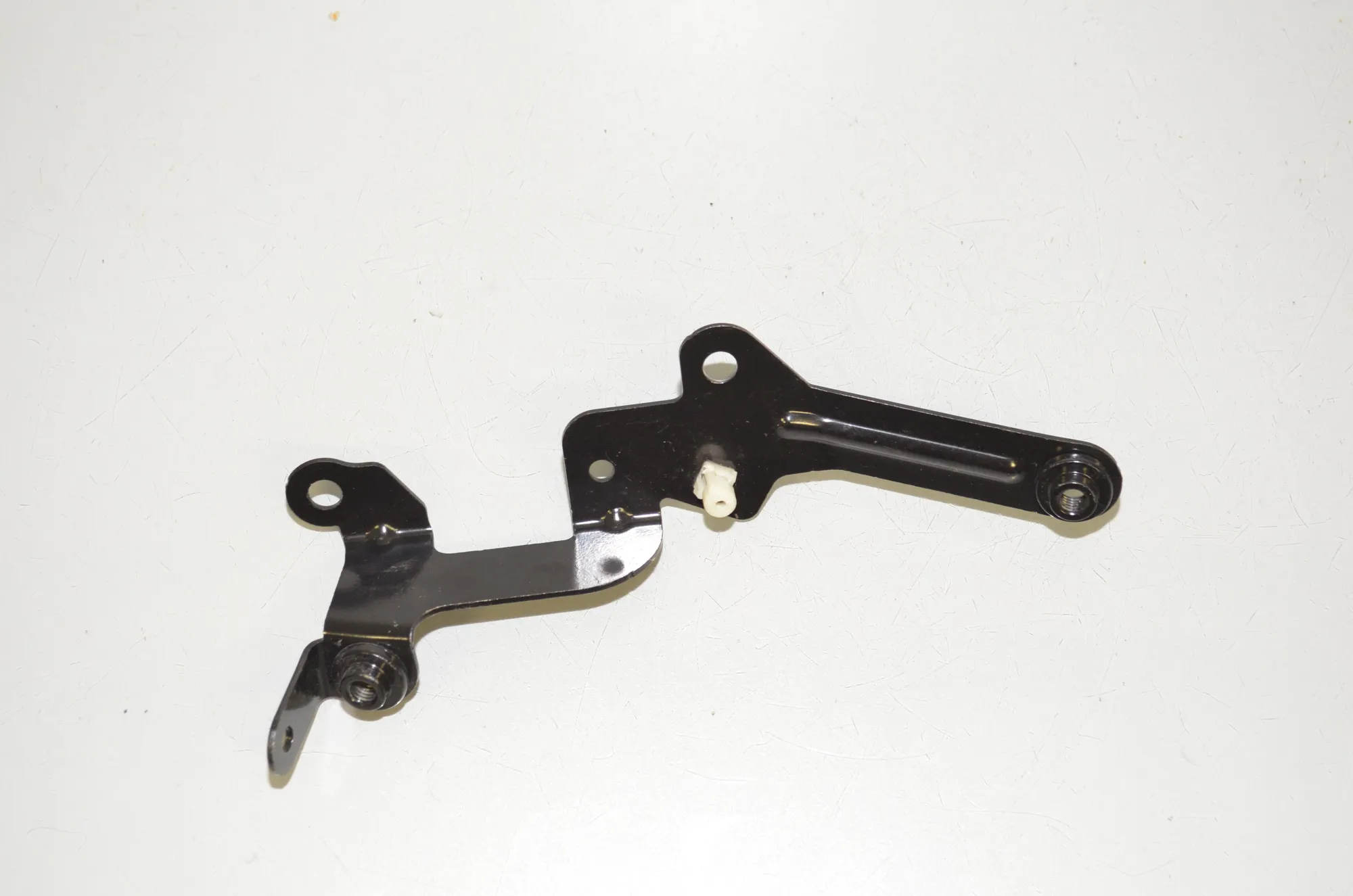 Bracket – OEM 9391845 · BMW 5 (G30) BMW 5 (G30) 520 d xDrive 2018 – 2