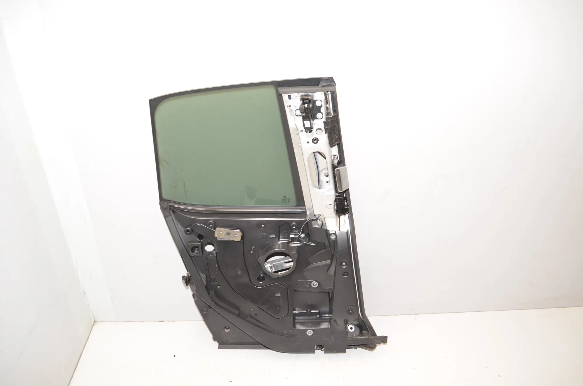 Rear Left Door – OEM 000 · BMW i3 (I01) s Electric 2022 – 3