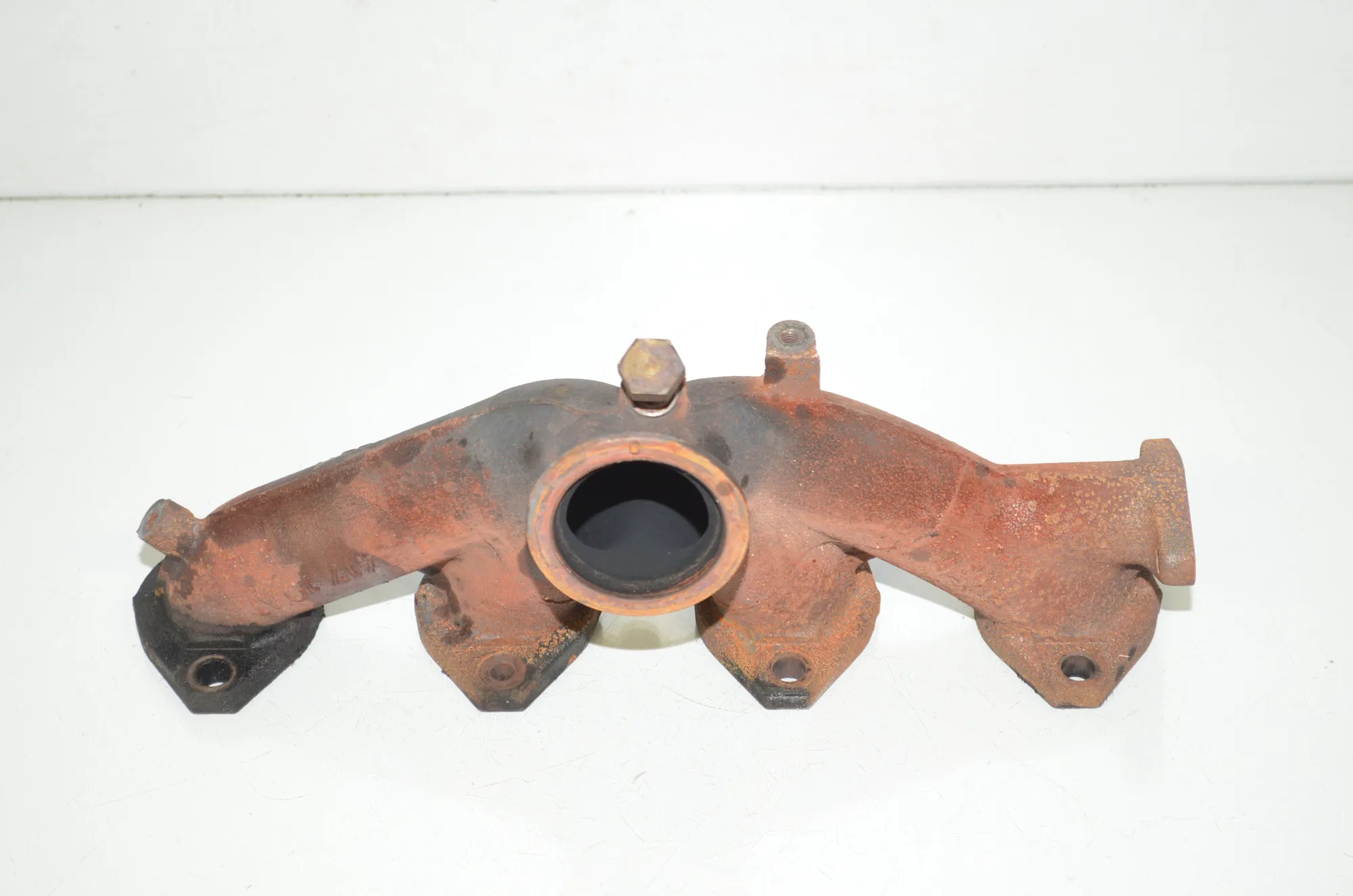 Exhaust Manifold – OEM 8519889 · BMW 2 Gran Tourer (F46) 220 d xDrive 2018