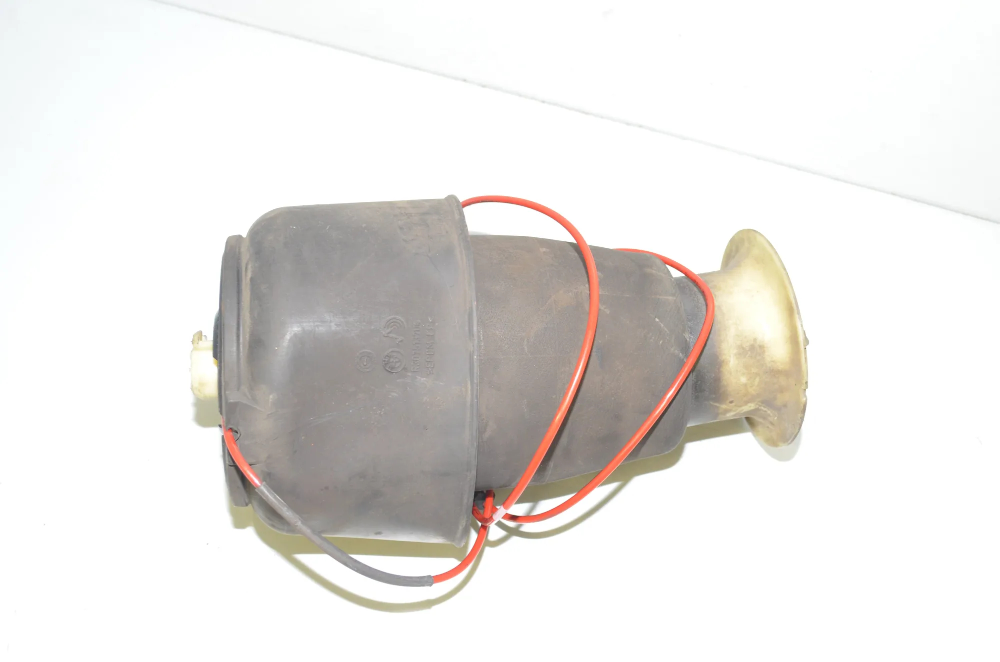 Rear Left Air Suspension Spring Bag – OEM 6784381 · BMW 5 Touring (F11) 530 d 2012 – 3