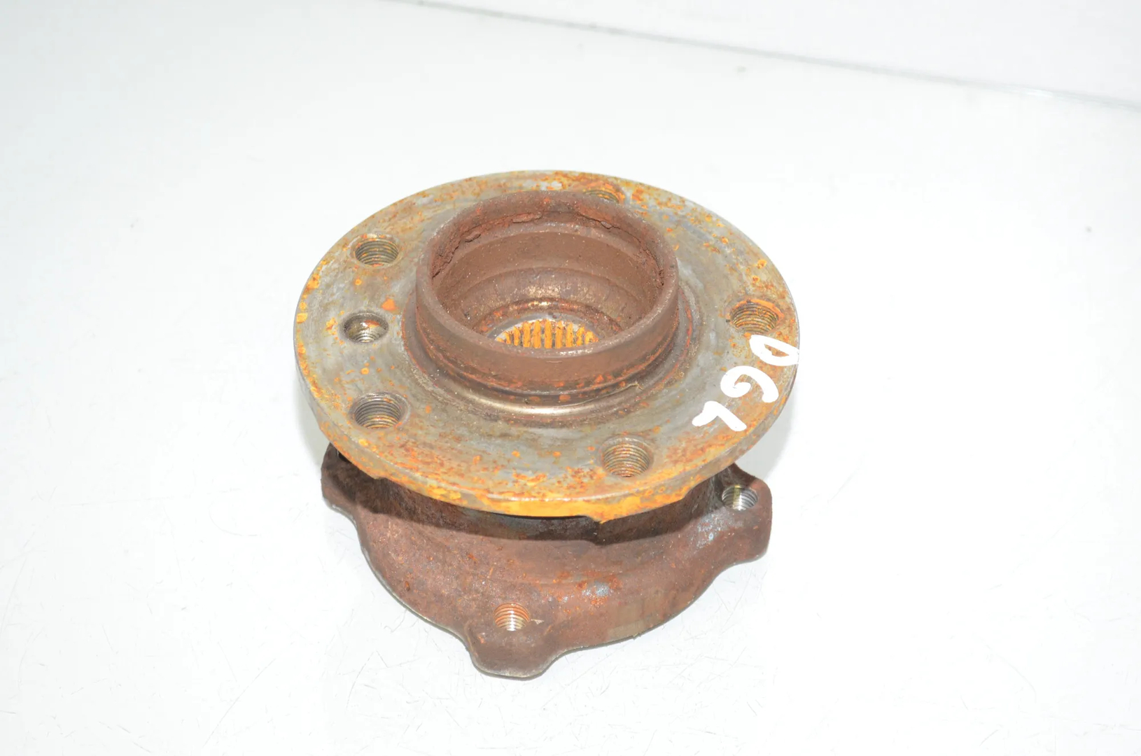 Rear Right Wheel Bearing – OEM 6867811 · BMW X6 (F16, F86) xDrive 30 d 2016 – 2