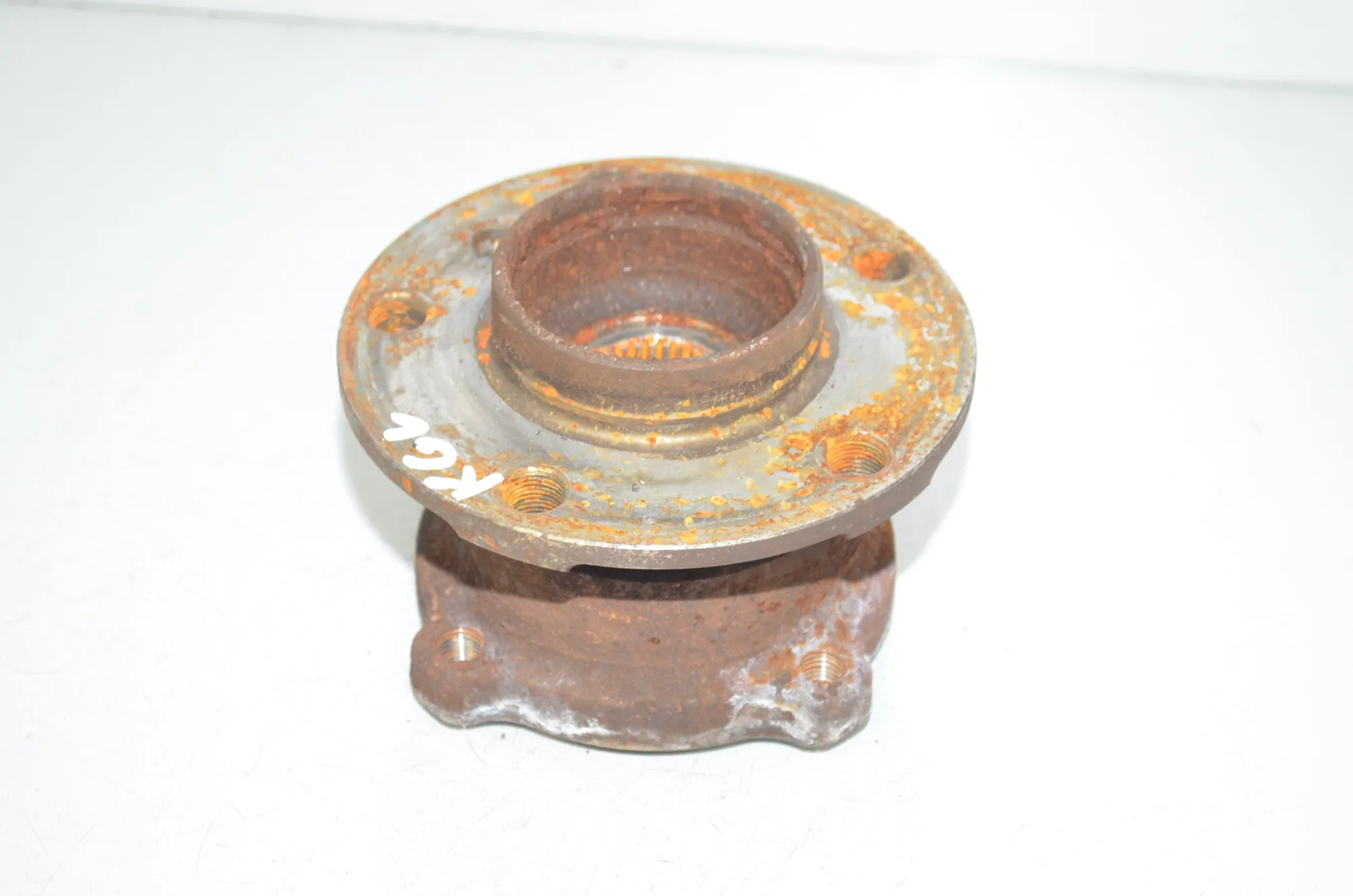 Rear Left Wheel Bearing – OEM 6867811 · BMW X6 (F16, F86) xDrive 30 d 2016 – 2