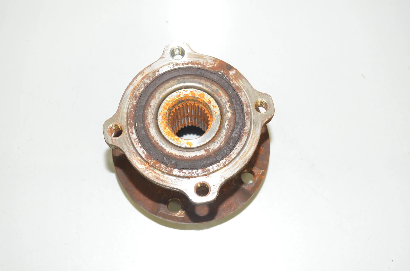 Rear Left Wheel Bearing – OEM 6867811 · BMW X6 (F16, F86) xDrive 30 d 2016 – 3