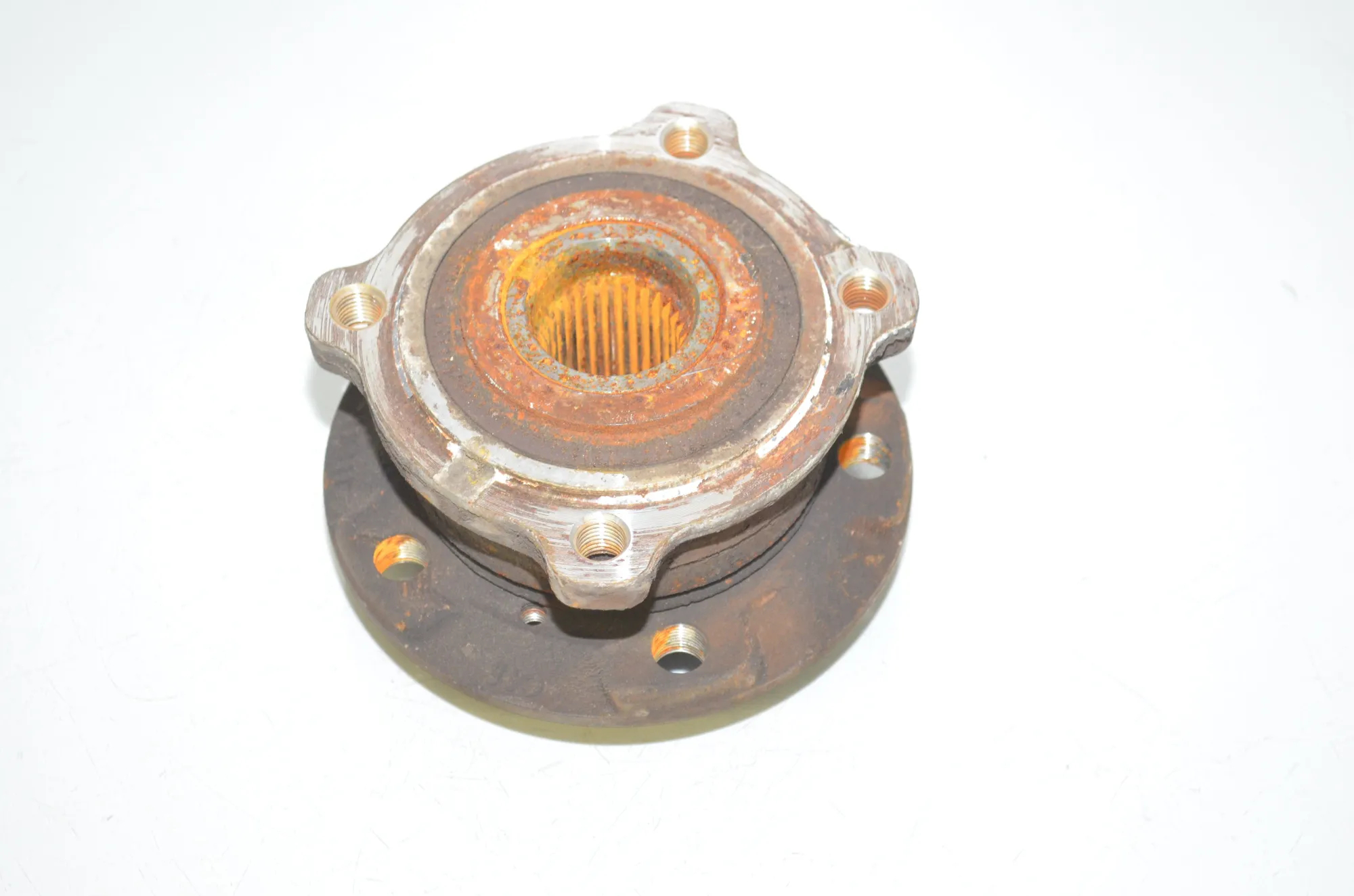Front Right Wheel Bearing – OEM 6882263 · BMW X6 (F16, F86) xDrive 30 d 2016 – 3