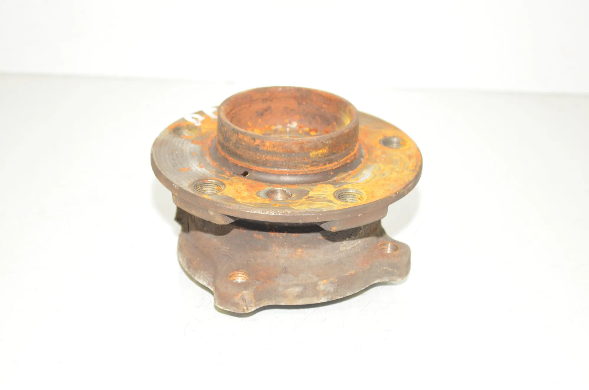 Front Right Wheel Bearing – OEM 6882263 · BMW X6 (F16, F86) xDrive 30 d 2016 – 2