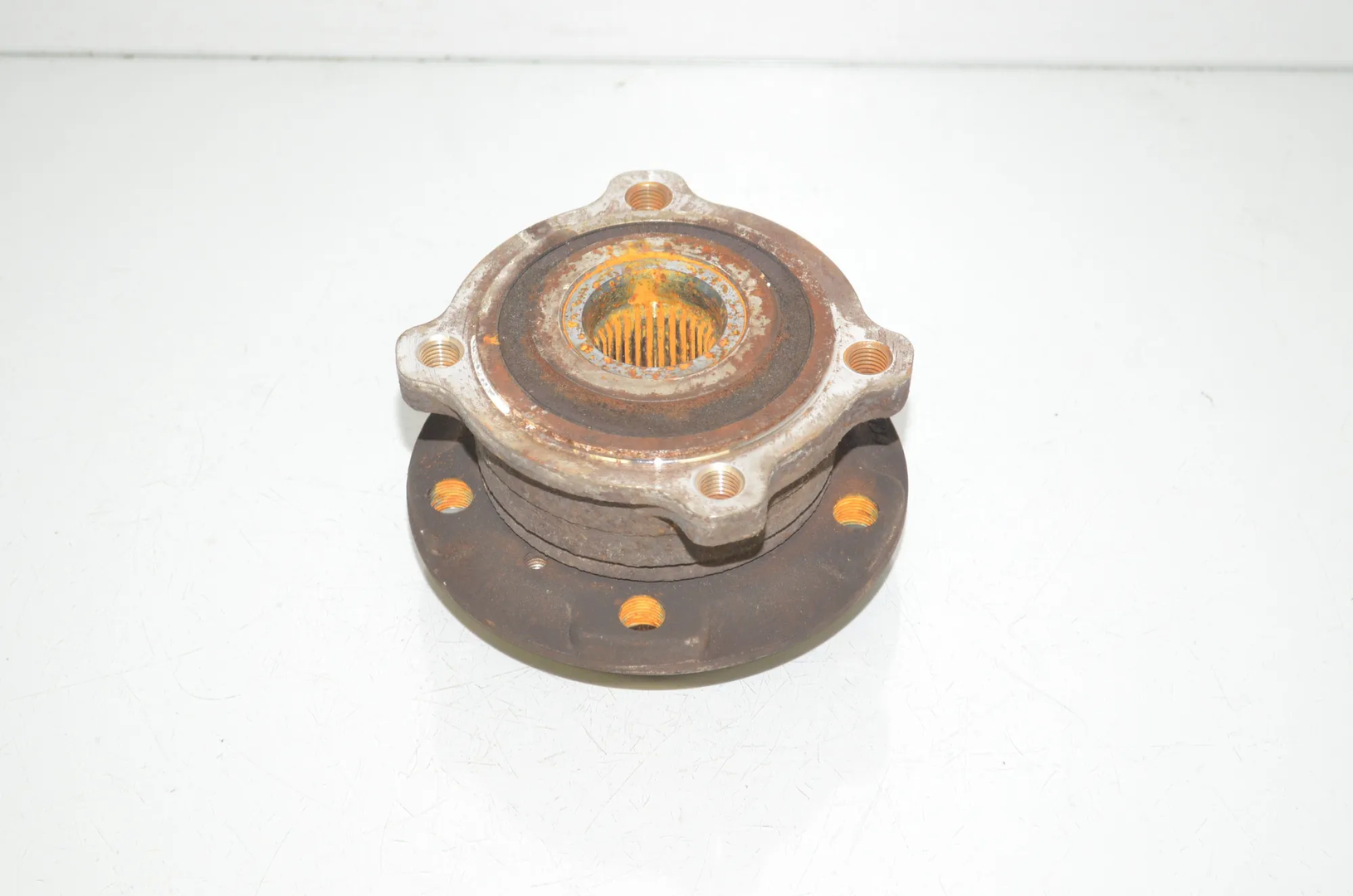 Front Left Wheel Bearing – OEM 6882263 · BMW X6 (F16, F86) xDrive 30 d 2016 – 4