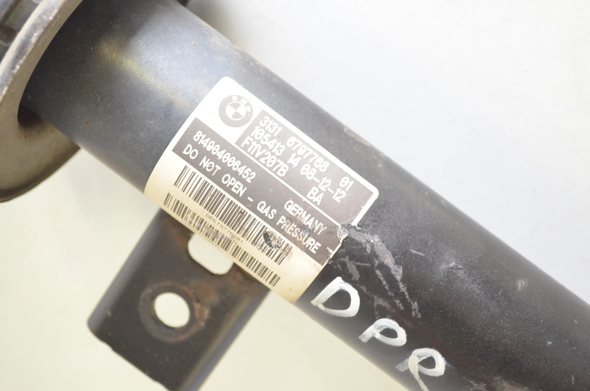 Front Right Shock Absorber – OEM 6797768 · BMW 5 Touring (F11) 530 d 2013 – 5