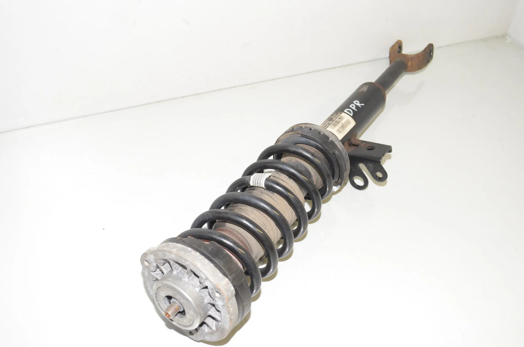 Front Right Shock Absorber – OEM 6797768 · BMW 5 Touring (F11) 530 d 2013 – 3