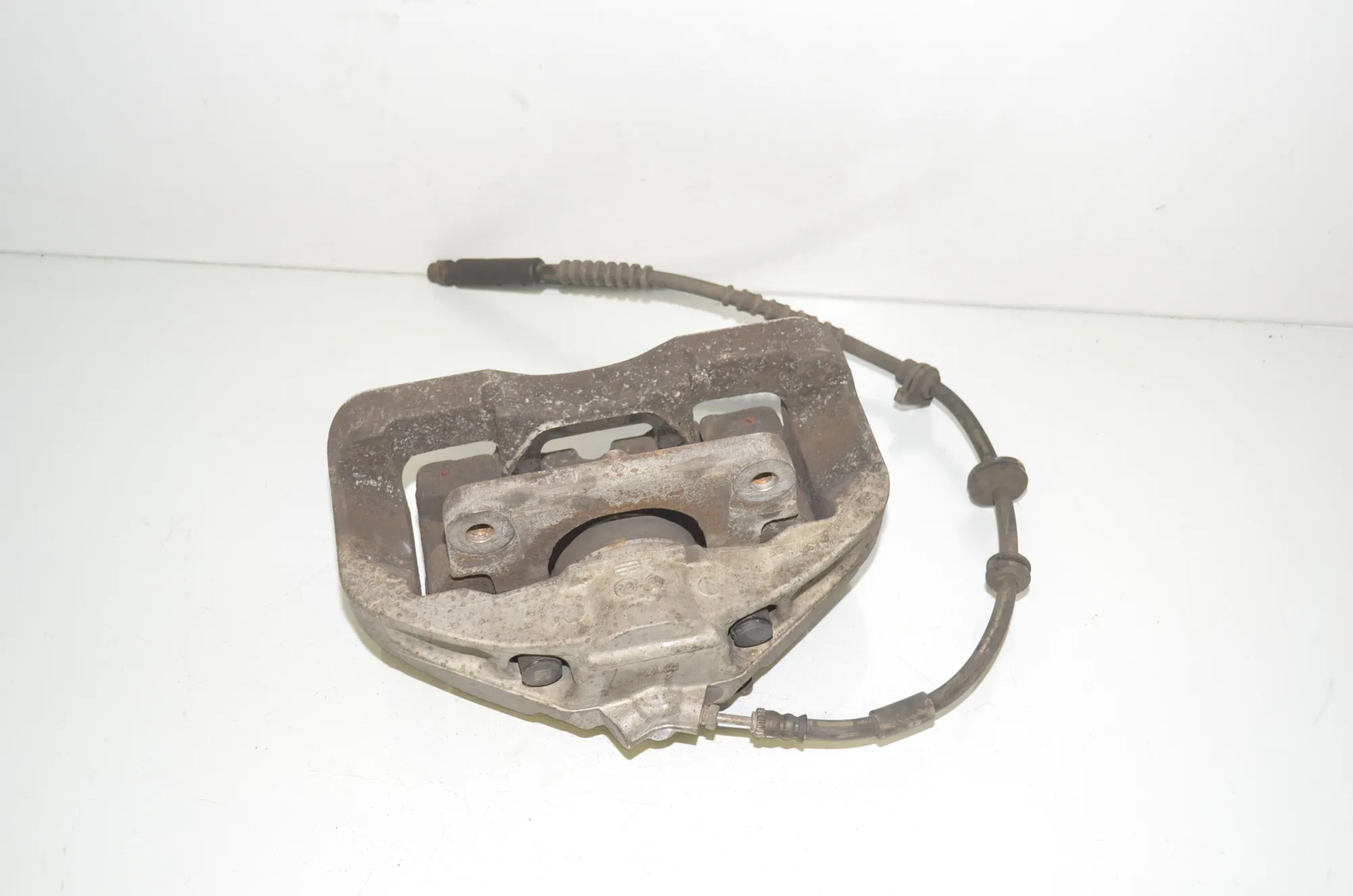 Front Right Brake Caliper – OEM 6792690 · BMW 5 Touring (F11) 530 d 2012 – 4